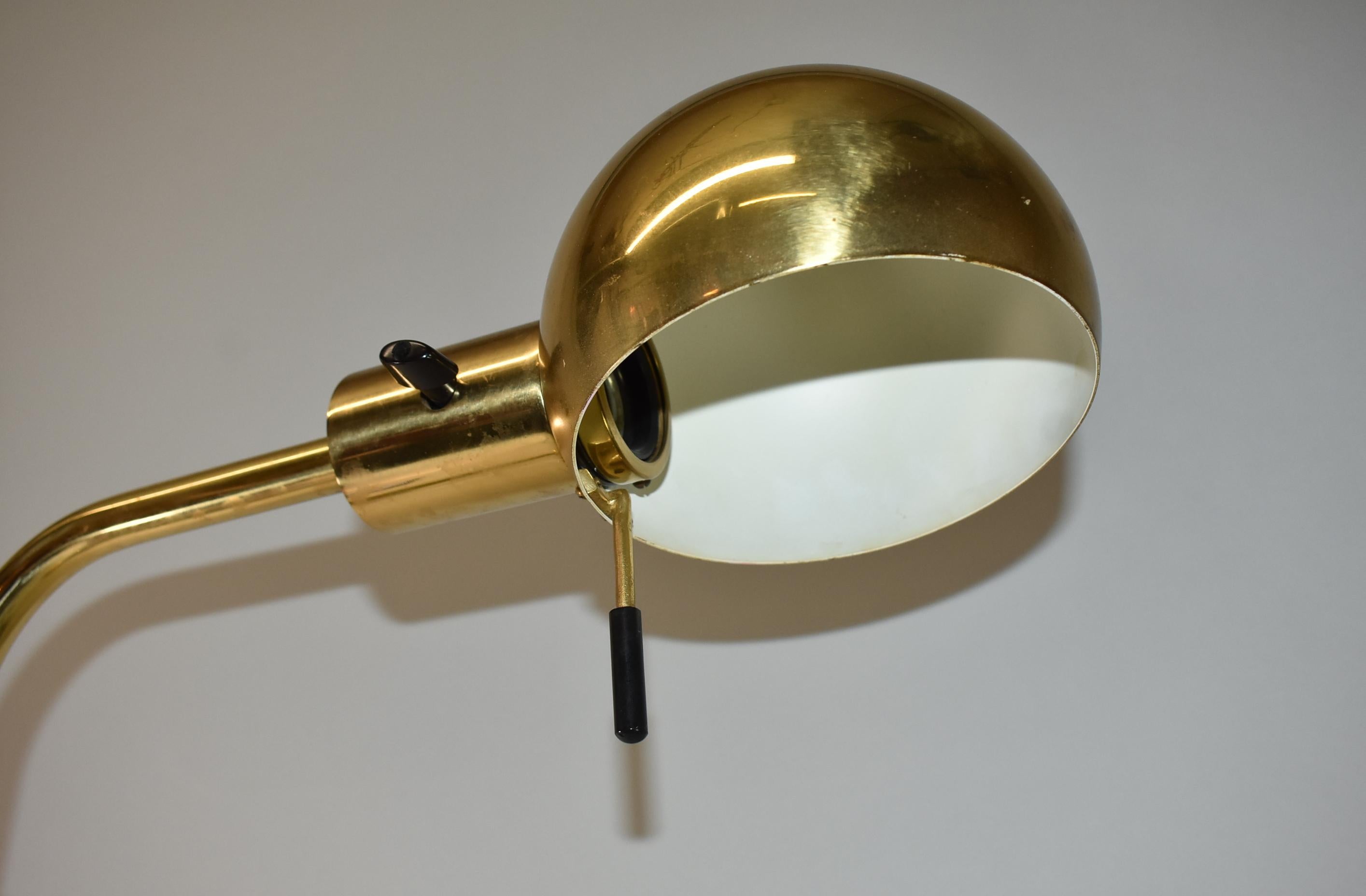Brass Hansen Mid-Century Modern Adjustable Floor Lamp For Sale 1