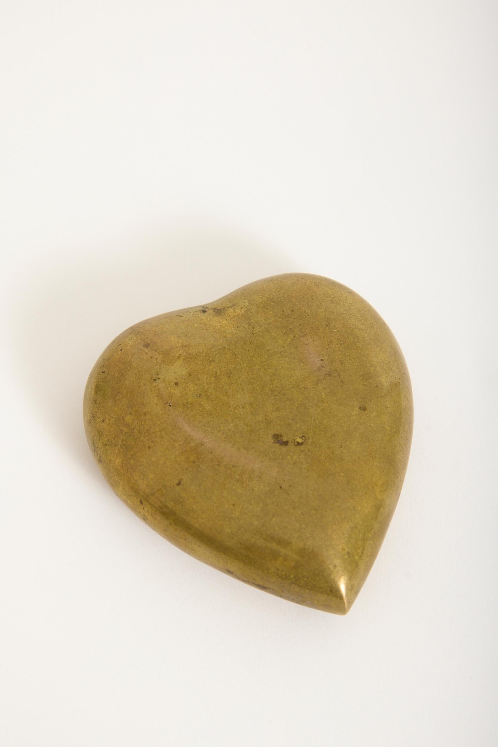 Un cœur en laiton
France, milieu du 20e siècle
