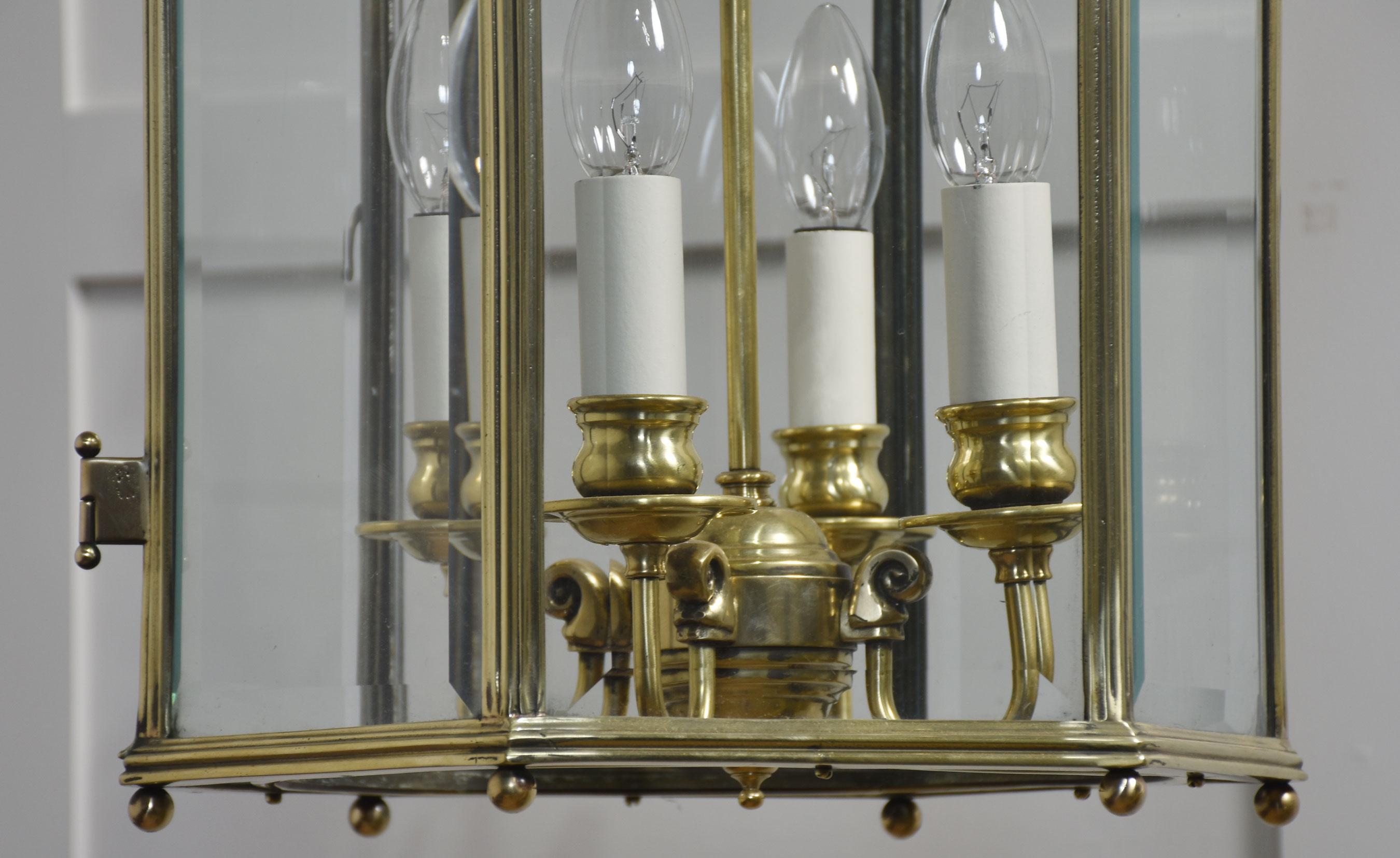Brass hexagonal hall lantern In Good Condition For Sale In Cheshire, GB