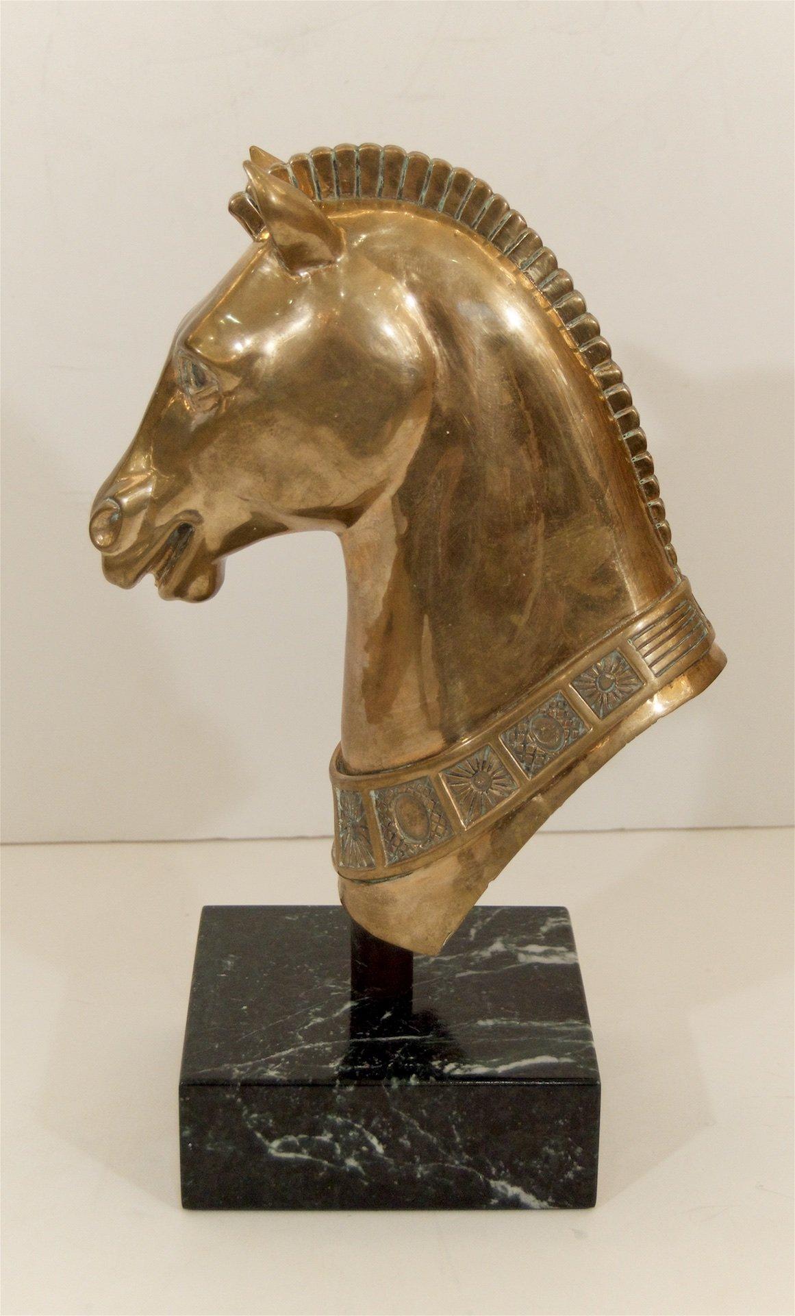 Mid-Century Modern Sculpture de tête de cheval en laiton sur socle en marbre en vente