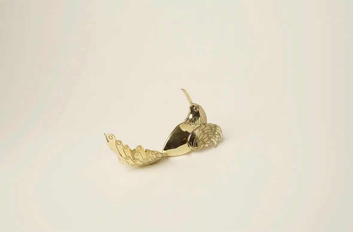 Escultura de latón Colibrí en vuelo de Joaquin Tinta Moderno de mediados de siglo en venta