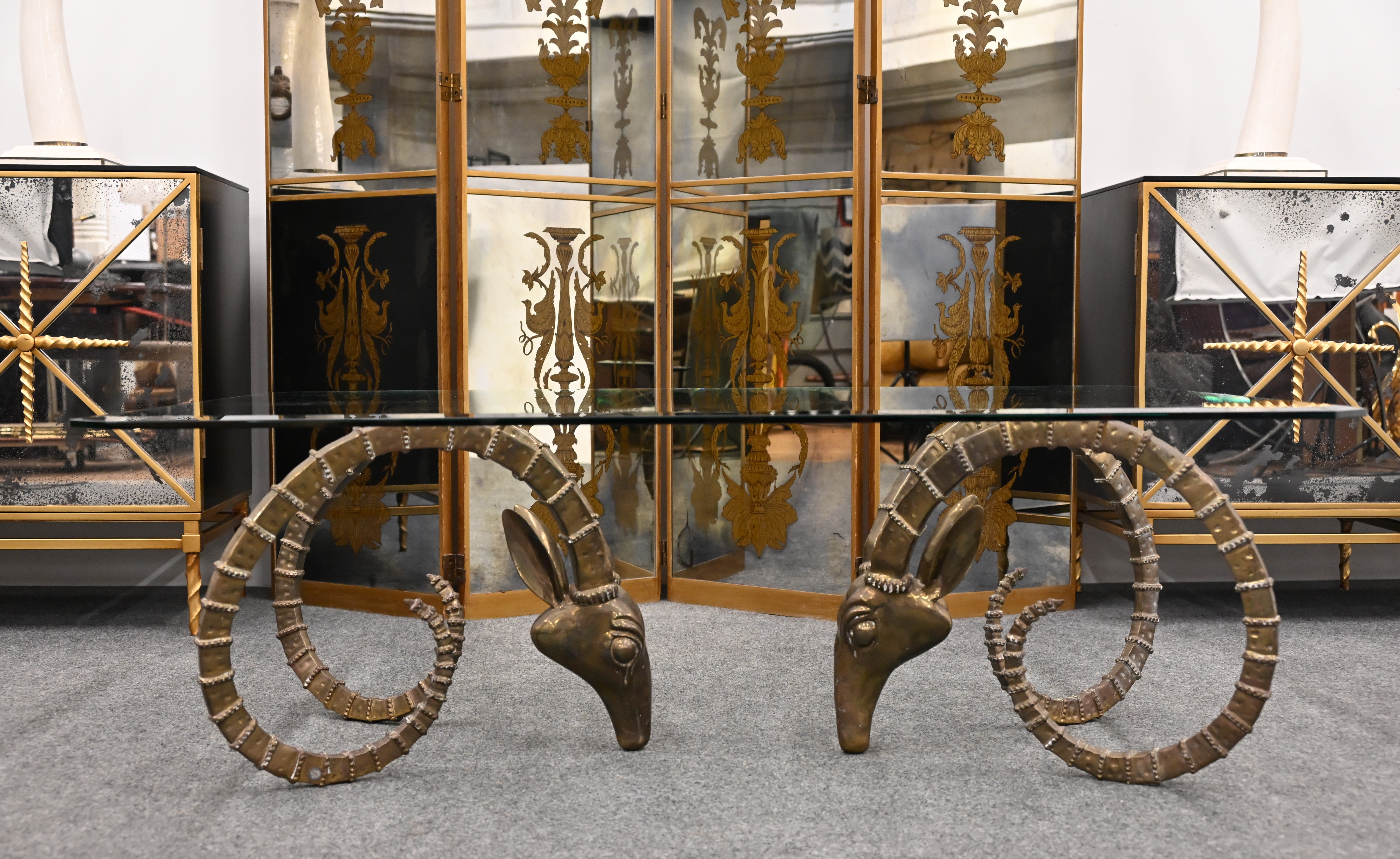 Couchtisch mit Steinbock und Glas, 1980er Jahre