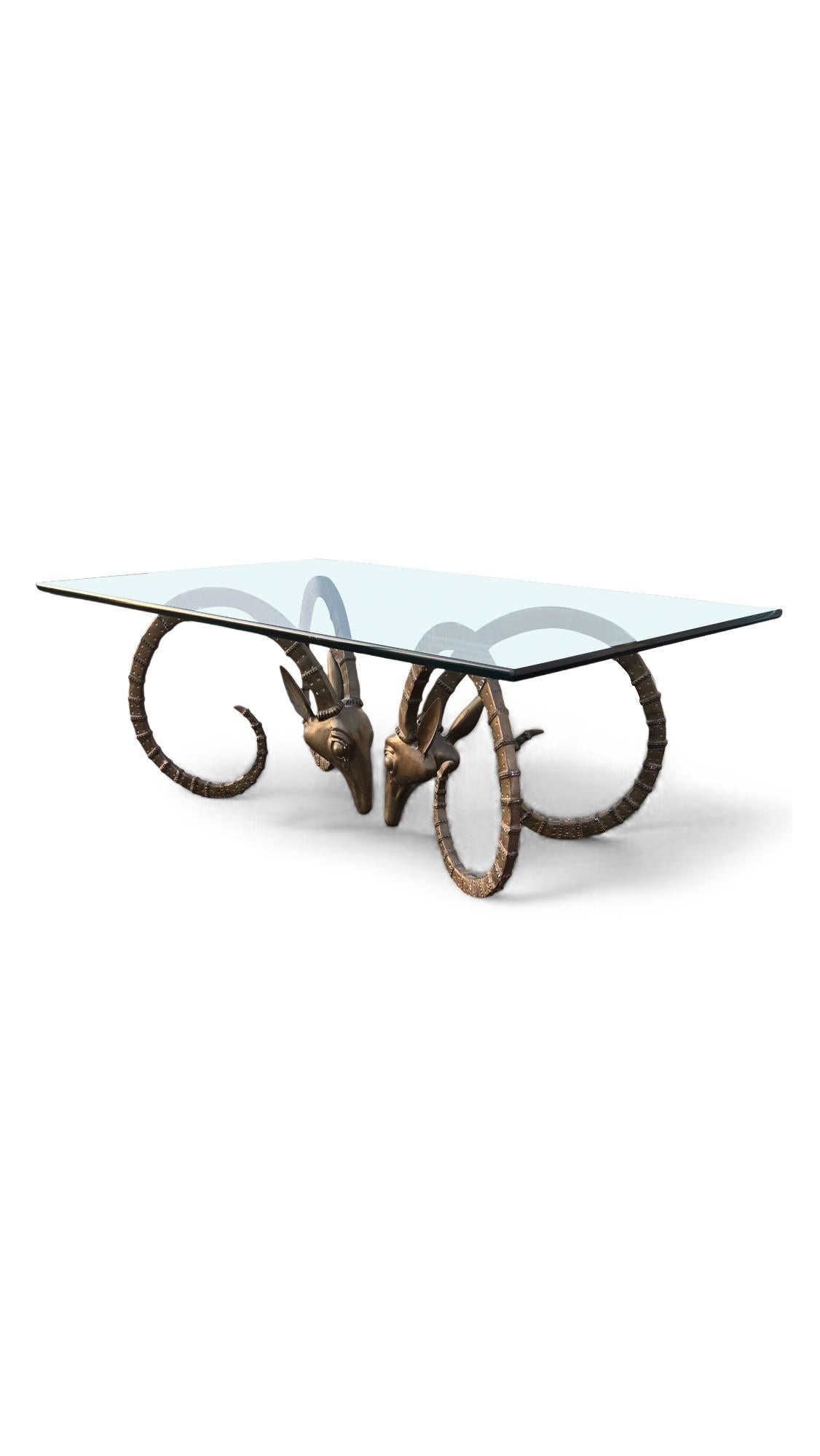 Table basse en laiton avec cornes de bouquetin d'après Alain Chervet en vente 1