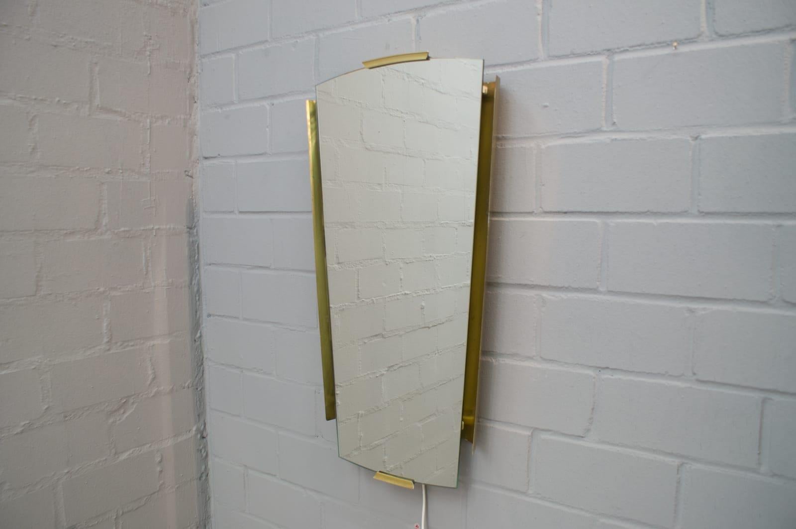 Brass Illuminated Wall Mirror by Ernest Igl for Hillebrand, Germany 1950s In Good Condition For Sale In Nürnberg, Bayern