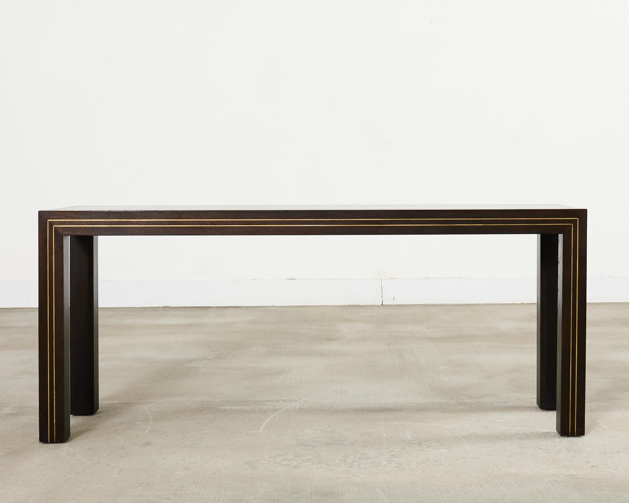 Moderne Table console Parsons en incrustation de laiton par John Richardson en vente