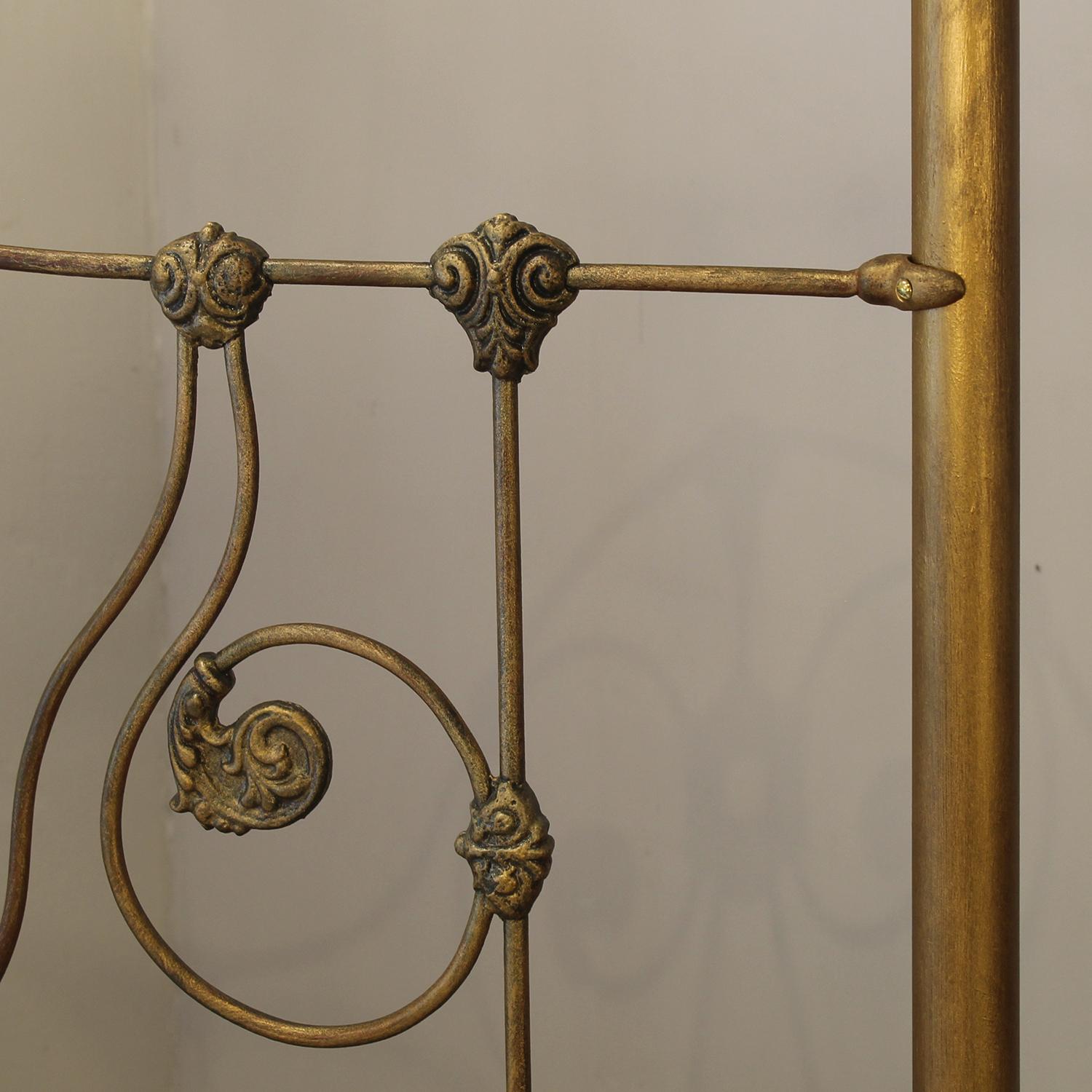 Lit antique en laiton et fer en or délavé, M4P55 en vente 3