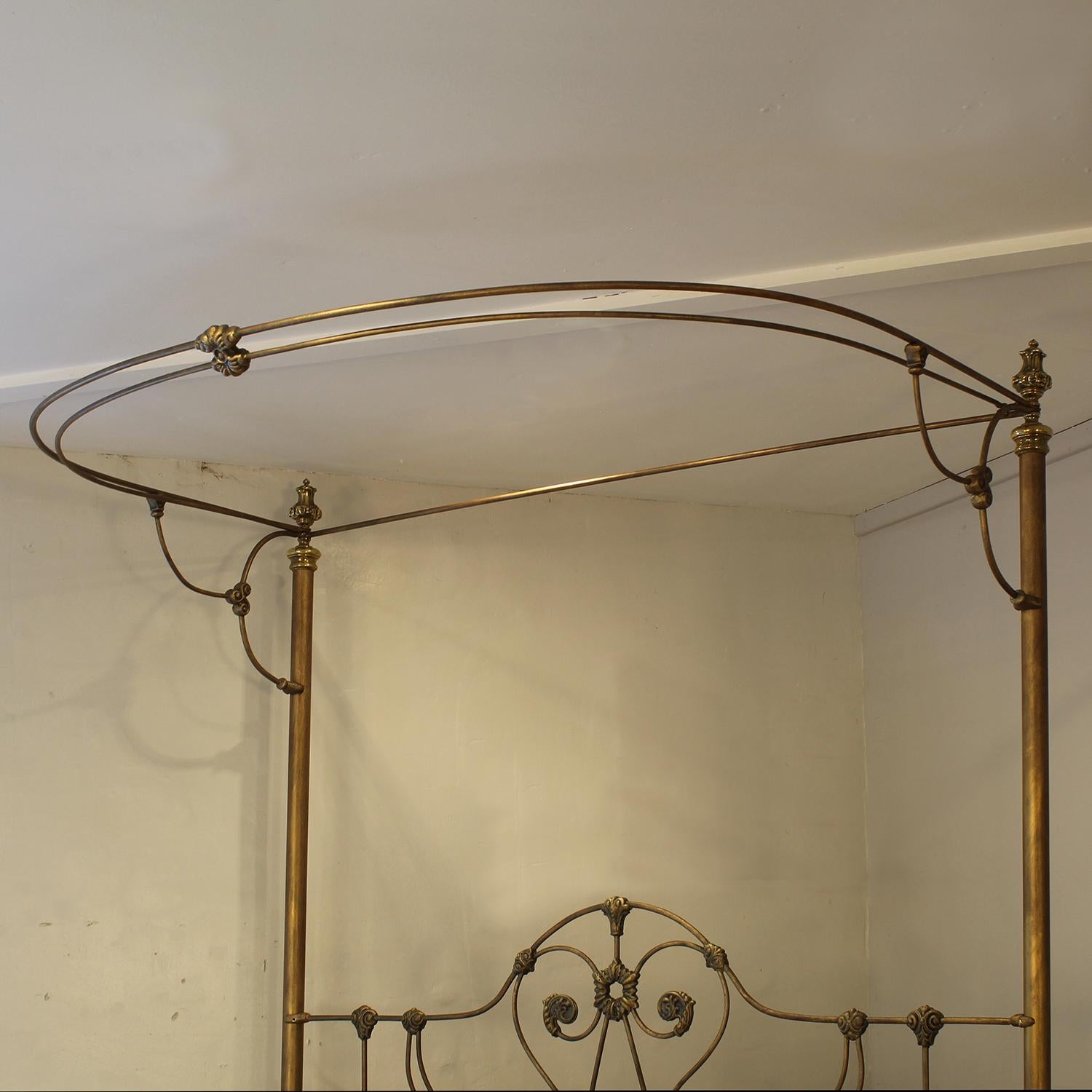 Lit antique en laiton et fer en or délavé, M4P55 en vente 4