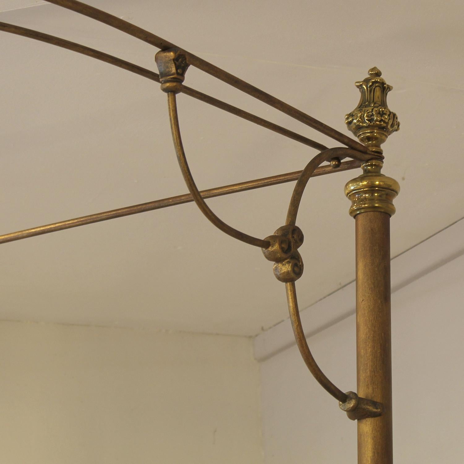 Lit antique en laiton et fer en or délavé, M4P55 en vente 5