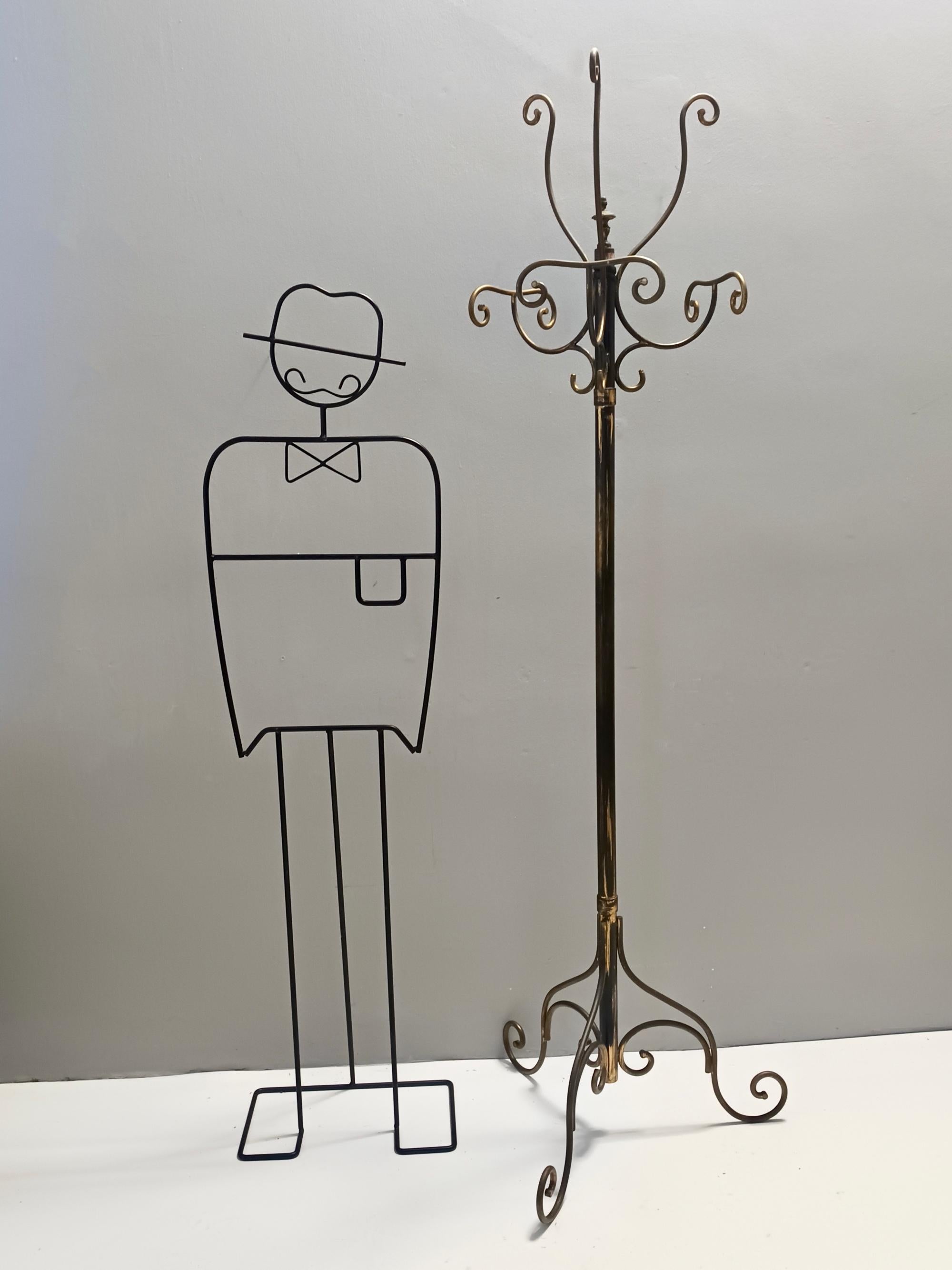 Perchero de hierro y latón de Meazza al estilo de Piero Fornasetti, Italia Moderno de mediados de siglo en venta