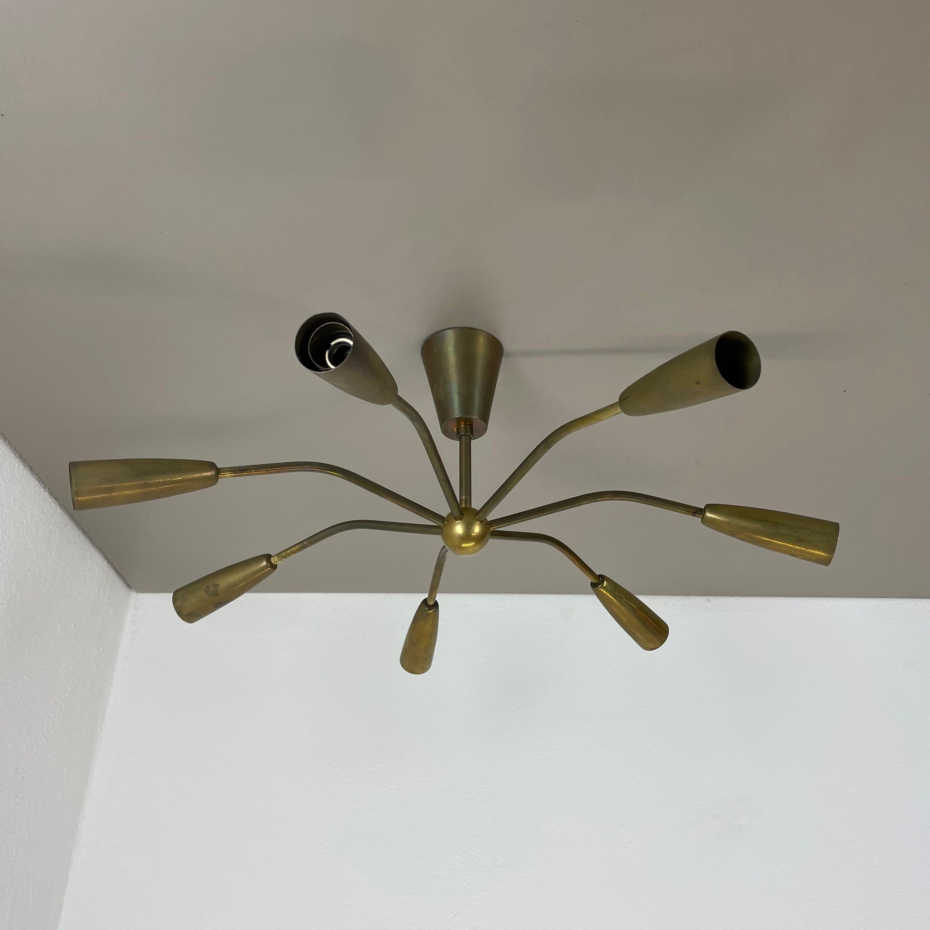 Article:

Ceiling light


Producer:

Origin Italy 
in the manner of Stilnovo, Gio Ponti



Age:

1950s



This modernist light was produced in Italy in the 1950s. It is made from solid metal brass with brass with 7 light arm