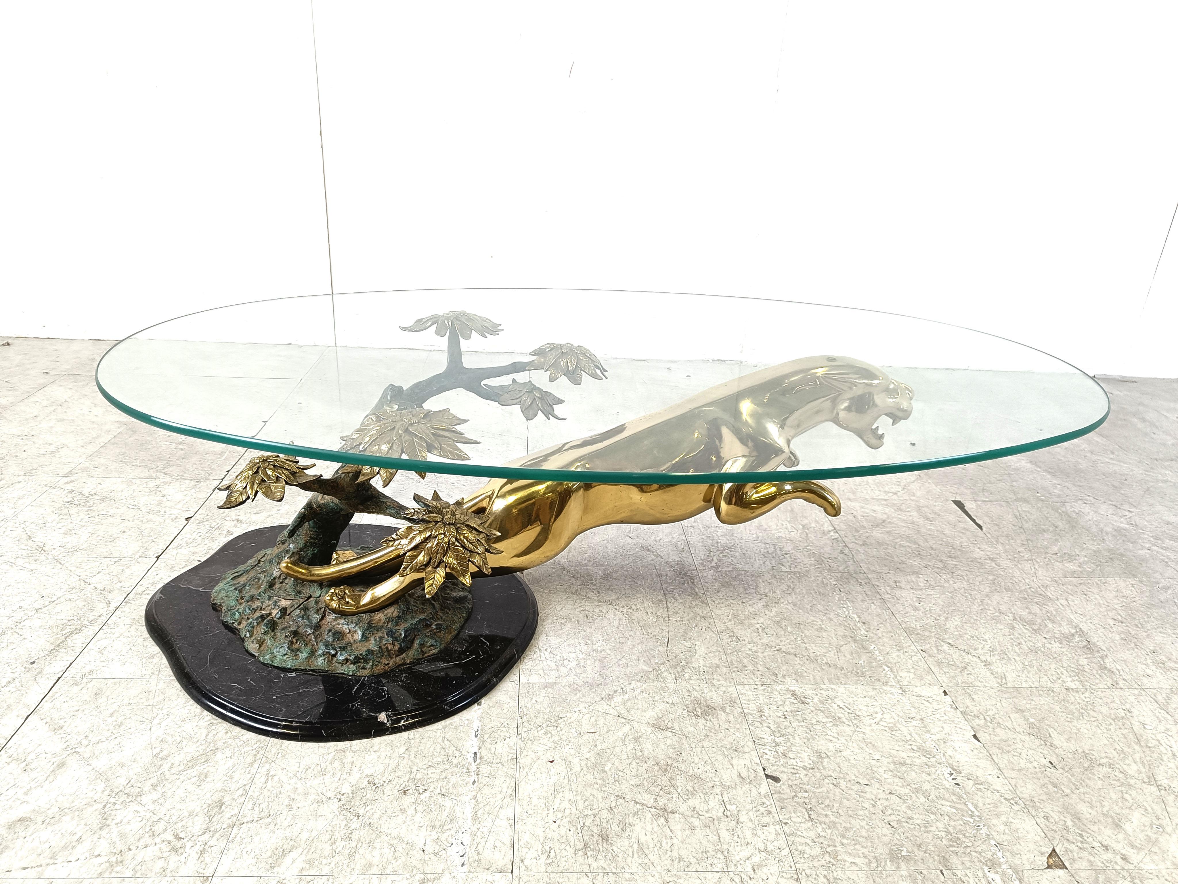Belge Table basse jaguar en laiton, années 1970 en vente