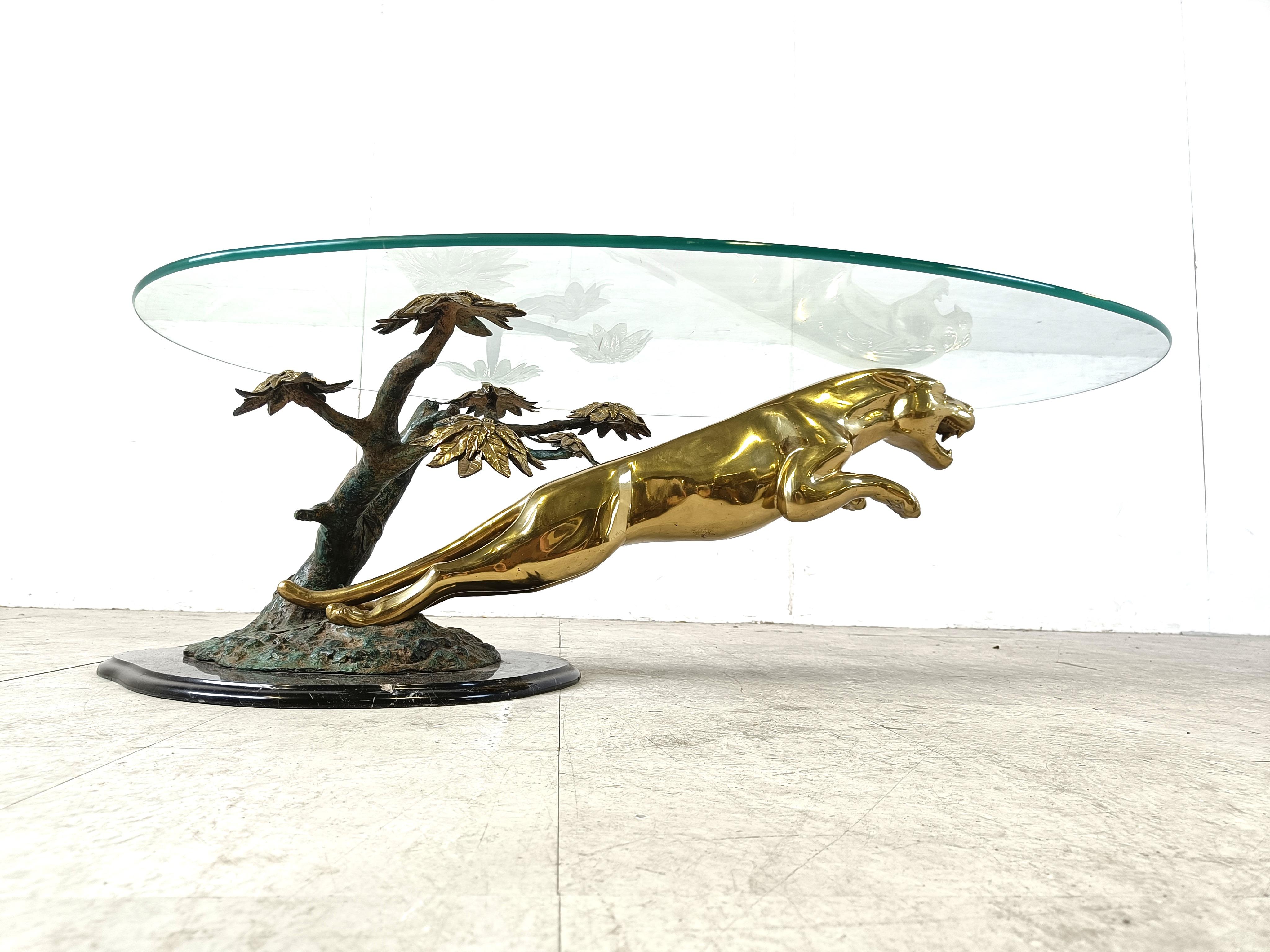 Laiton Table basse jaguar en laiton, années 1970 en vente