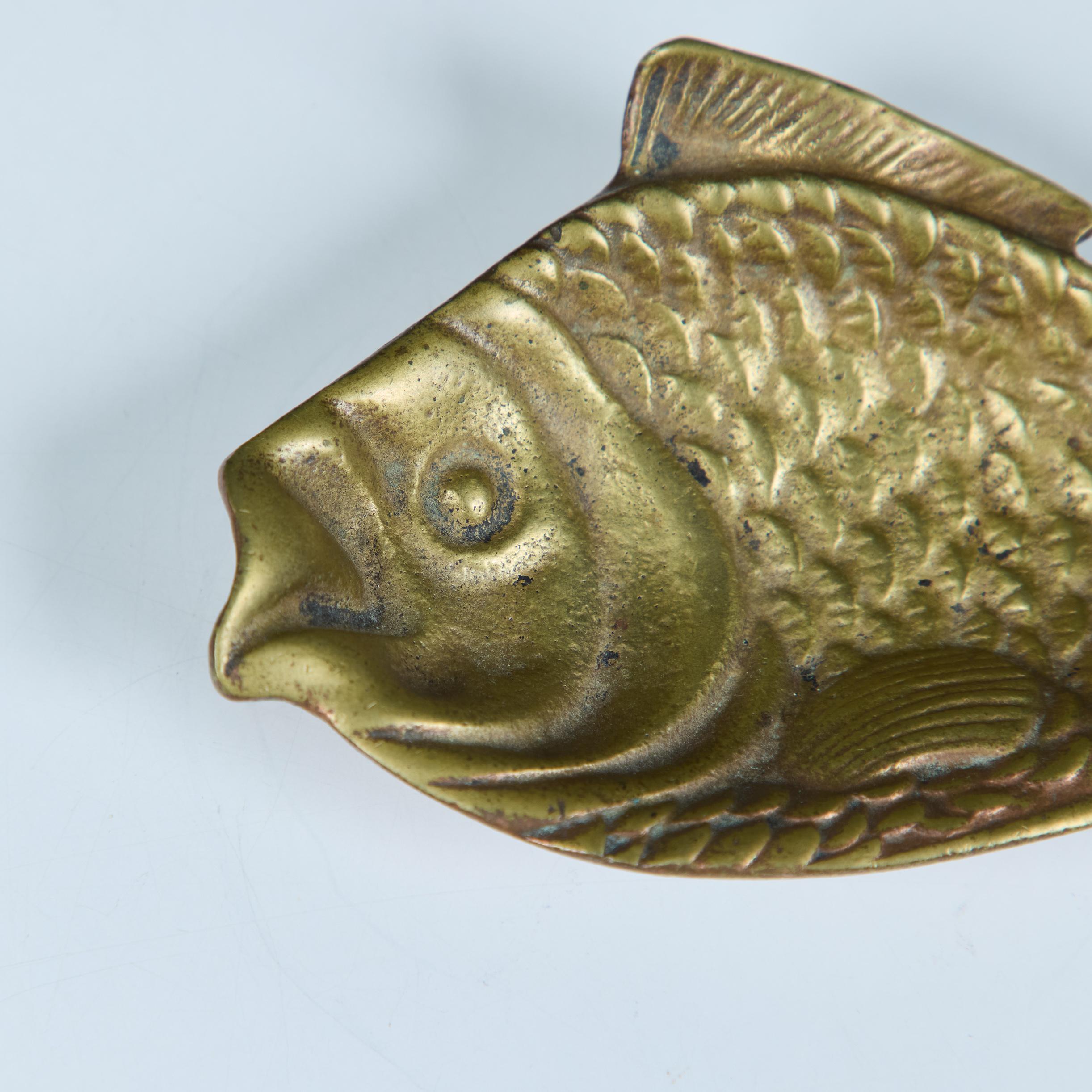 Piatto da pesce giapponese in ottone in vendita 5