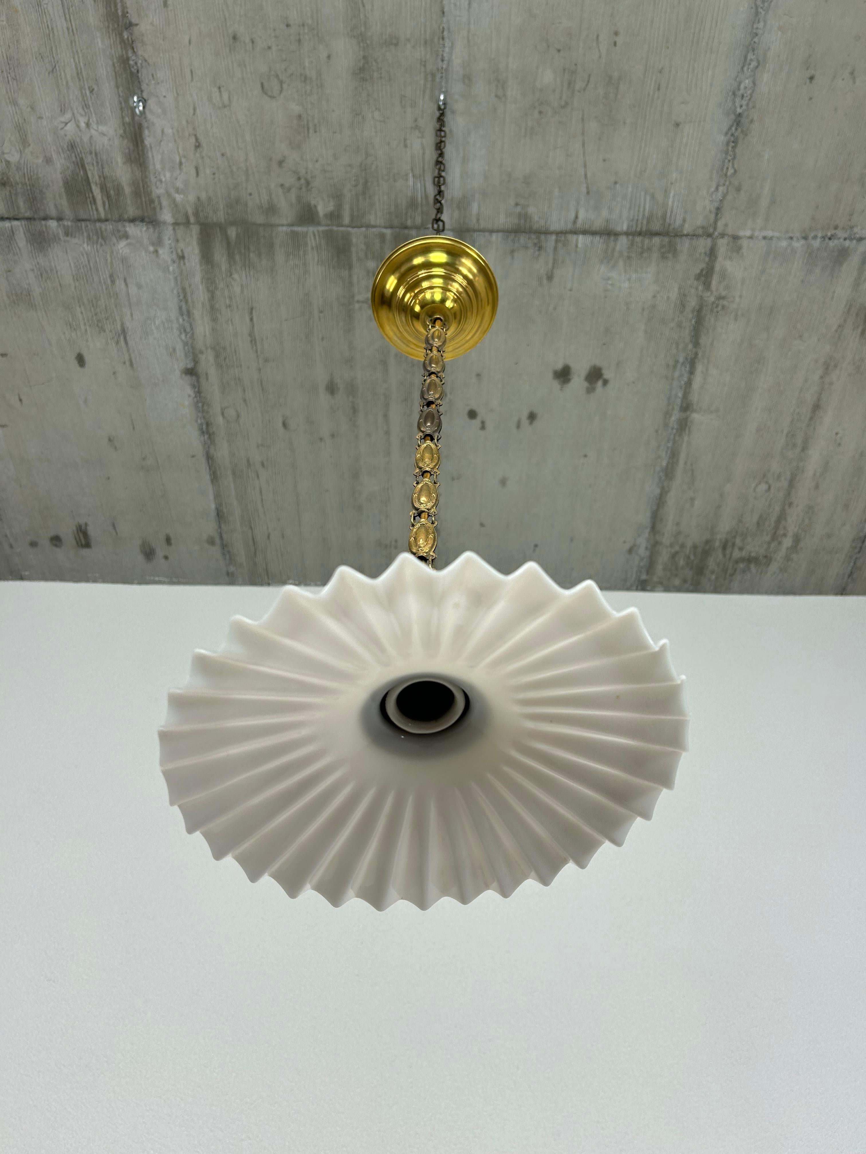 Lampada a sospensione Jugendstil in ottone In condizioni buone in vendita a Banská Štiavnica, SK