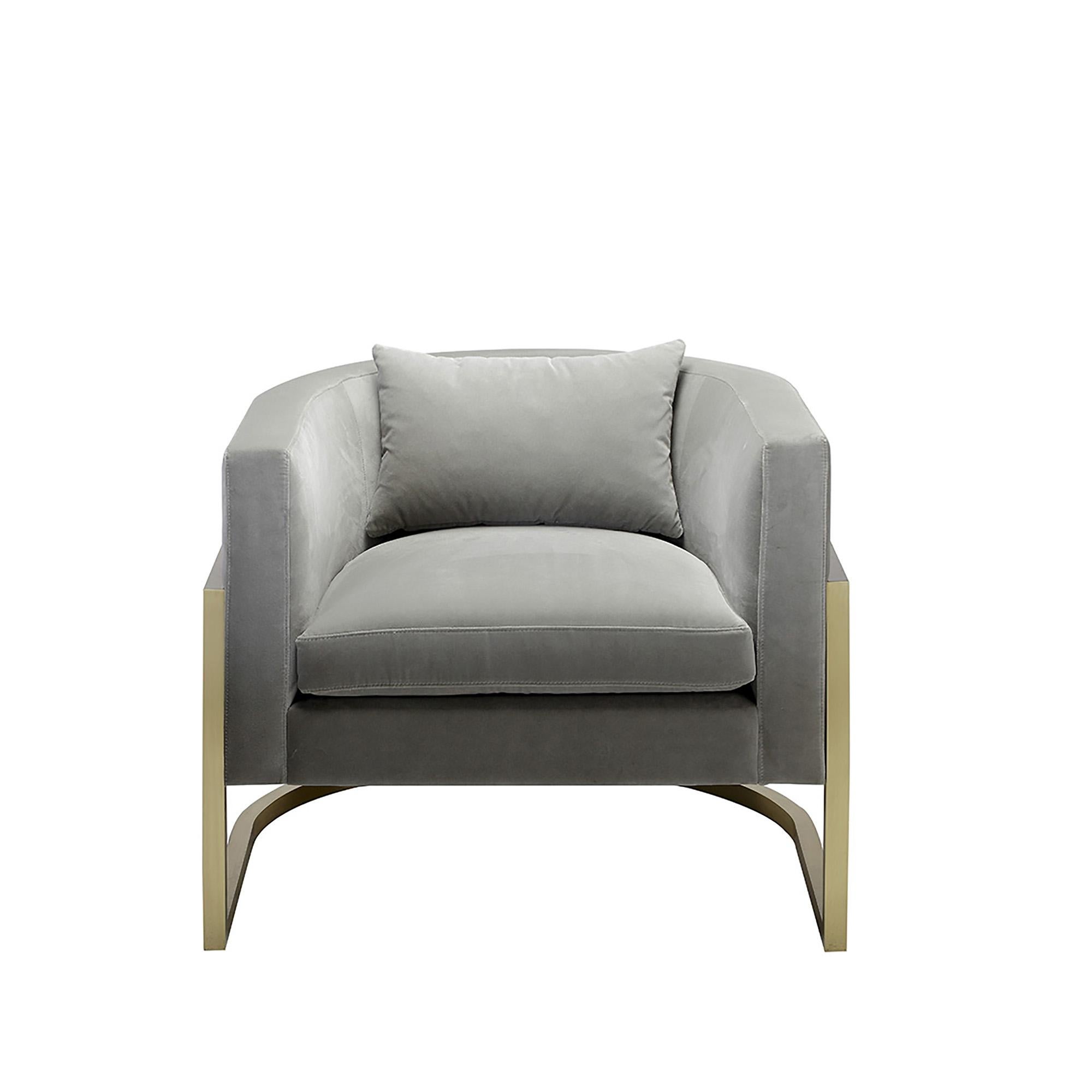 Brass Julius Armchair by Duistt
Dimensions: W 86 x D 84 x H 70 cm
Materials: Duistt Fabric, Brass

The JULIUS brass armchair, crafted with great attention to detail, gives us clean and modern lines always with a strong craftsmanship presence like