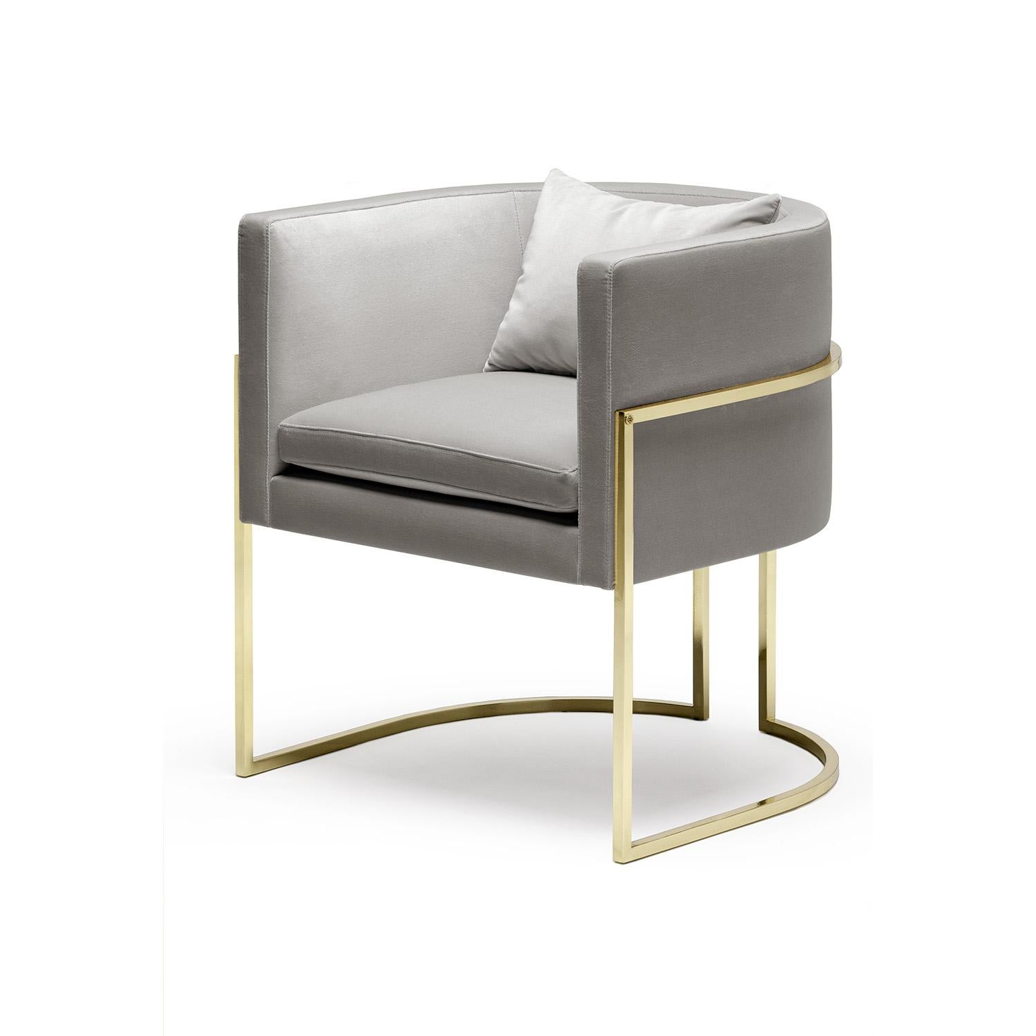 Brass Julius Chair by Duistt
Dimensions: W 62 x D 62 x H 71 cm
Materials: Duistt Fabric and Brass

The JULIUS chair, crafted with great attention to detail, features clean and modern lines always with a strong craftsmanship presence like the brass