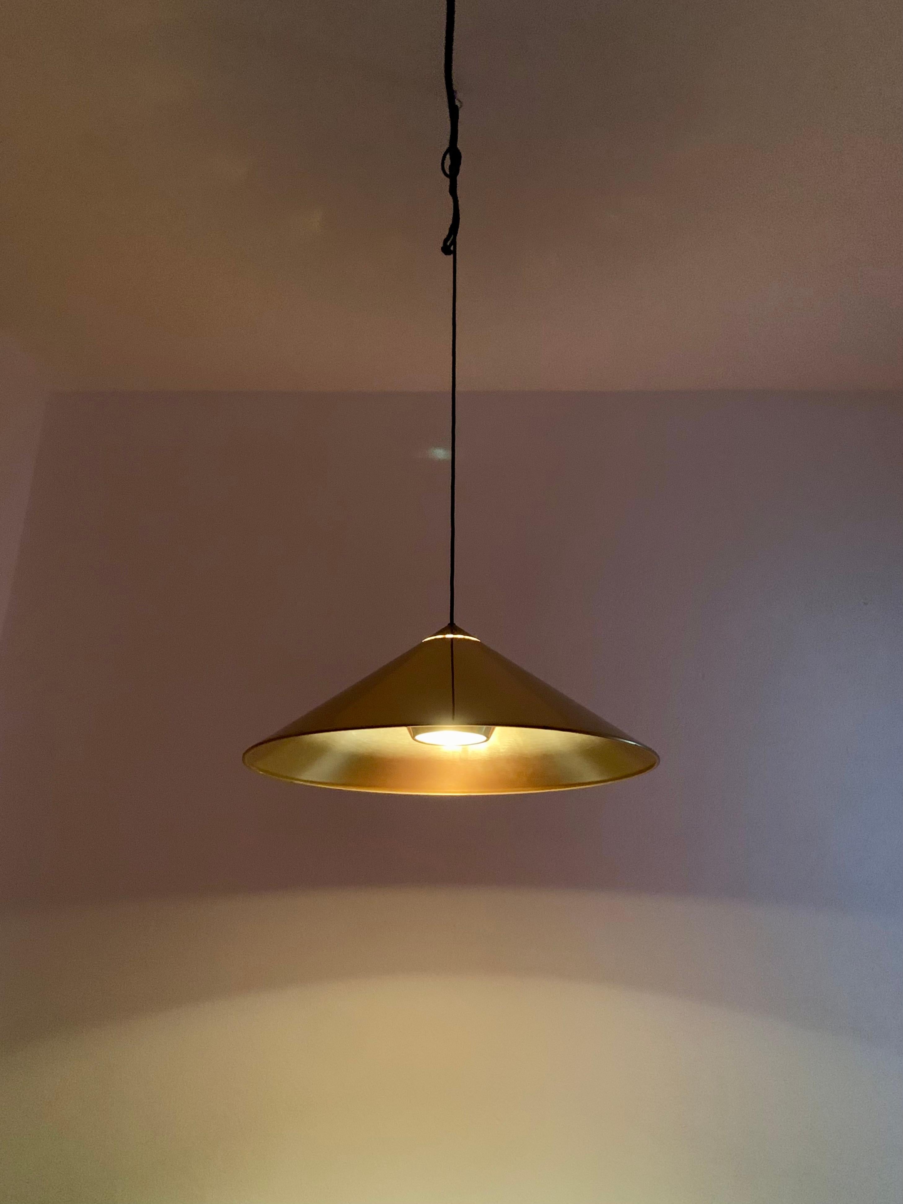 Brass Keos Pendant Lamp by Florian Schulz  In Good Condition For Sale In München, DE