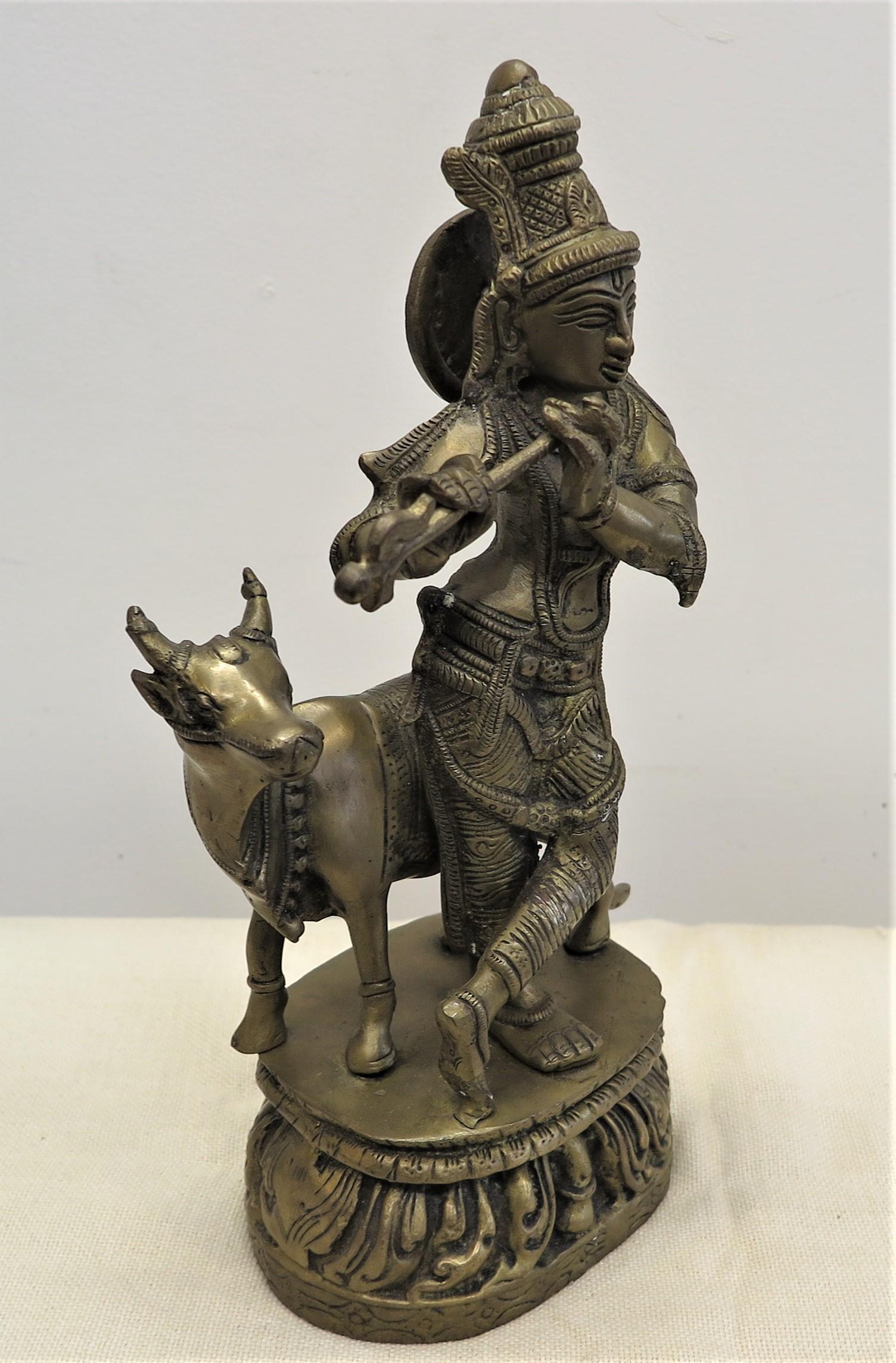 Statue Krishna en laiton avec Nandi en vente 1