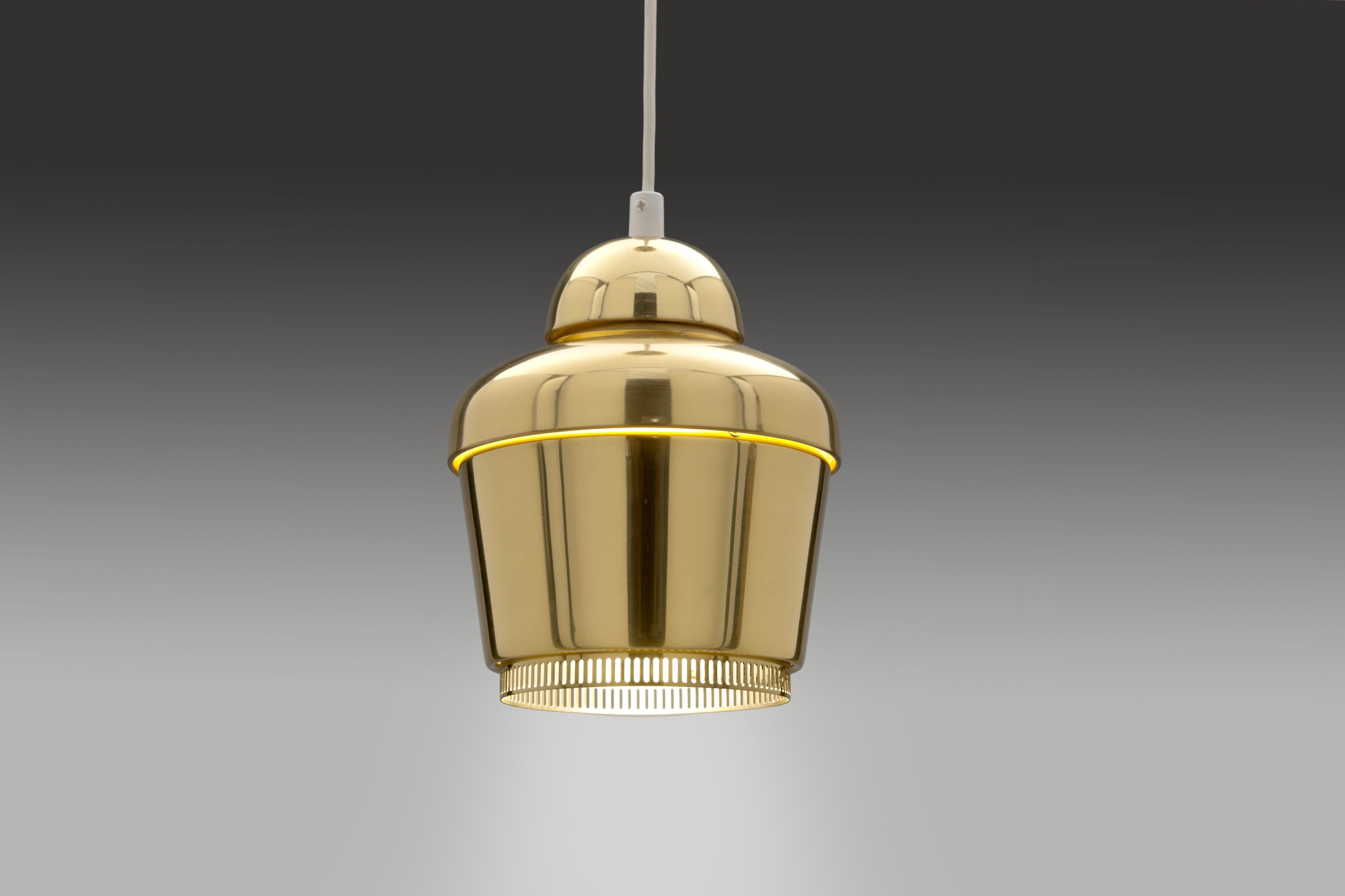 Brass 'Kultakello' Model A 330 'Golden Bell' Pendant by Alvar Aalto, Finland In Good Condition In Utrecht, NL