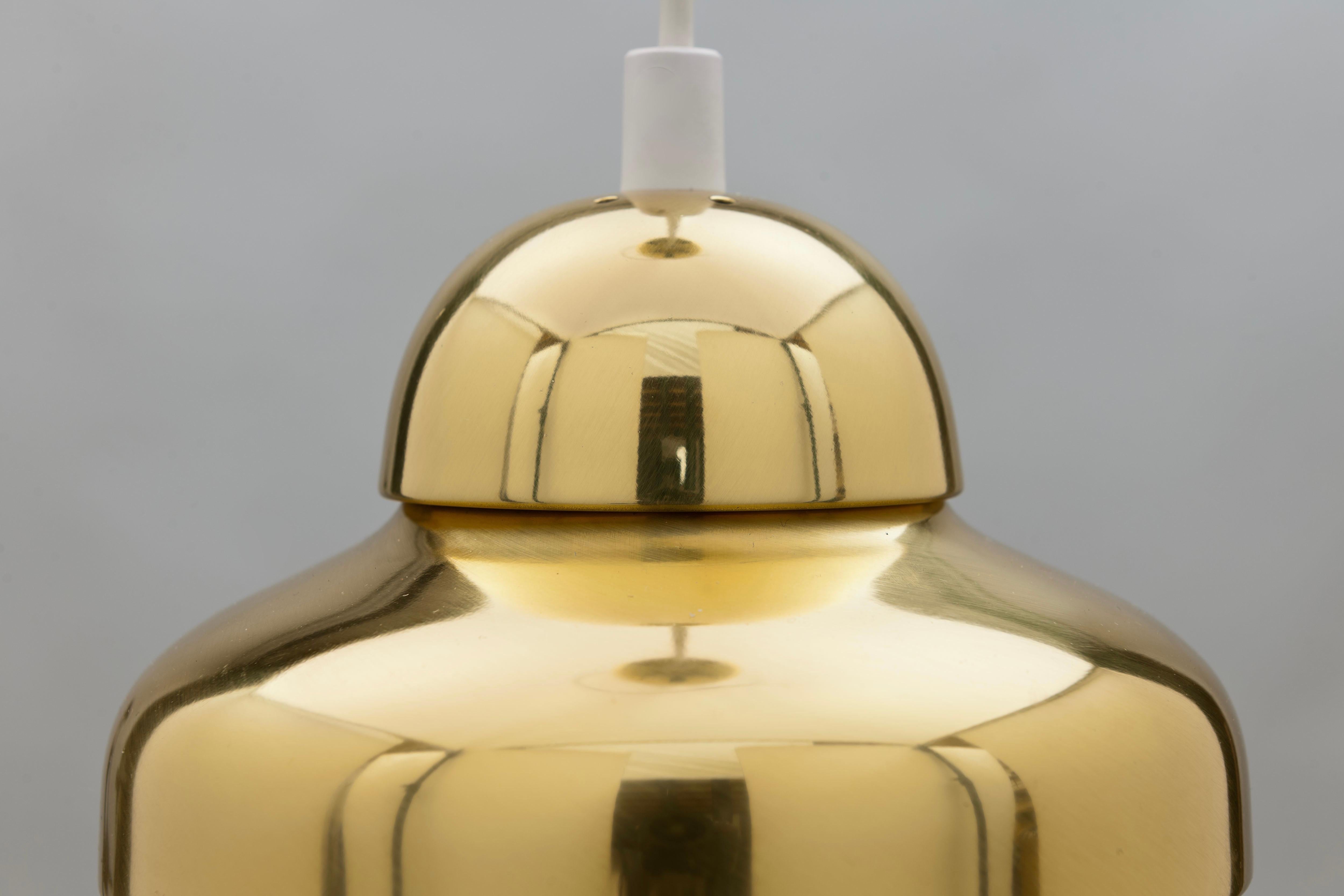 Finlandais Pendentif Kuultakello modèle A 330 « Cloche d'or » en laiton d'Alvar Aalto en vente