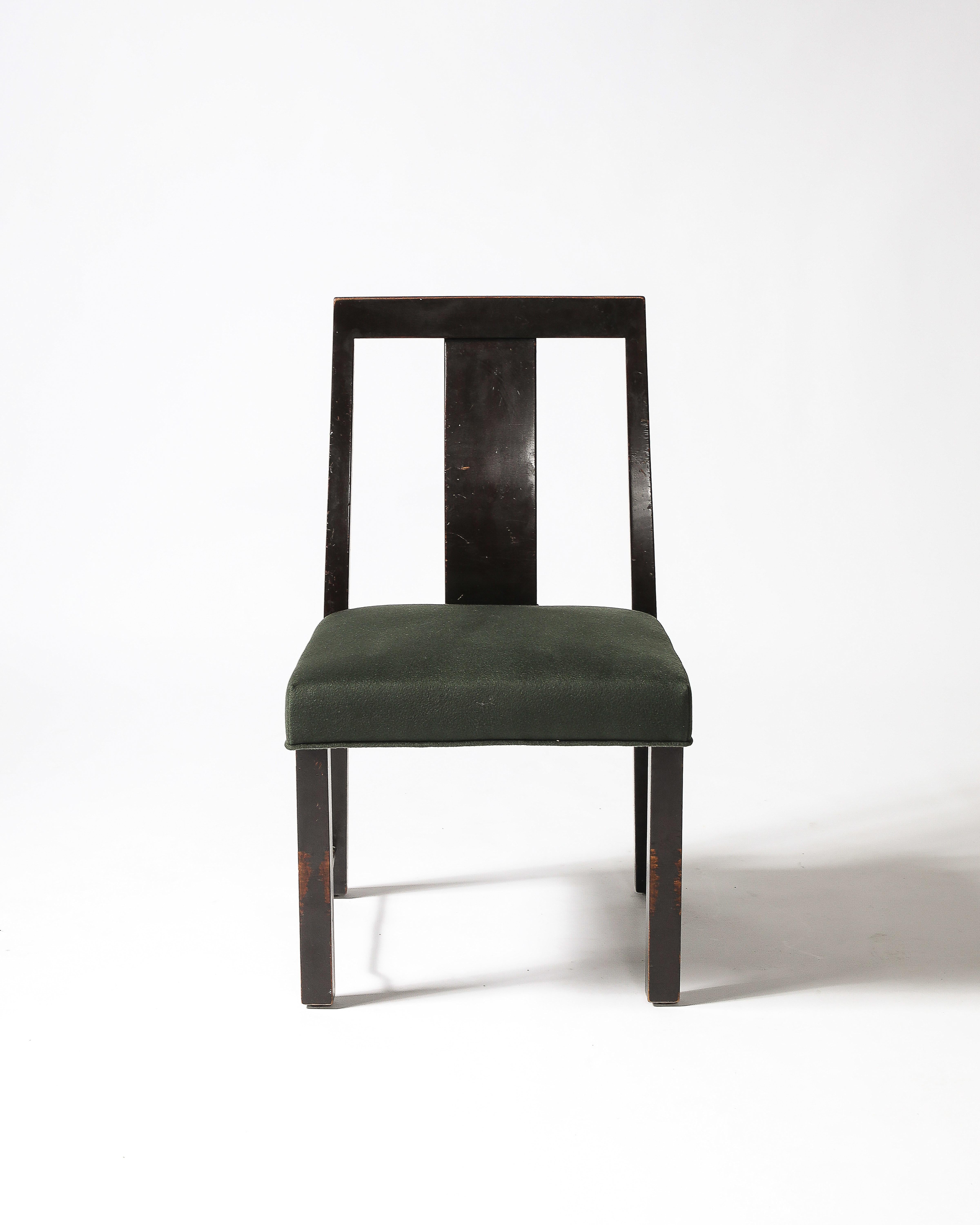 Sedia imbottita in ottone, legno laccato e lino nuovo di Edward Wormley, Stati Uniti, 1950 ca.
Sedia laterale classica laccata con barelle in ottone che collegano le gambe anteriori e posteriori.