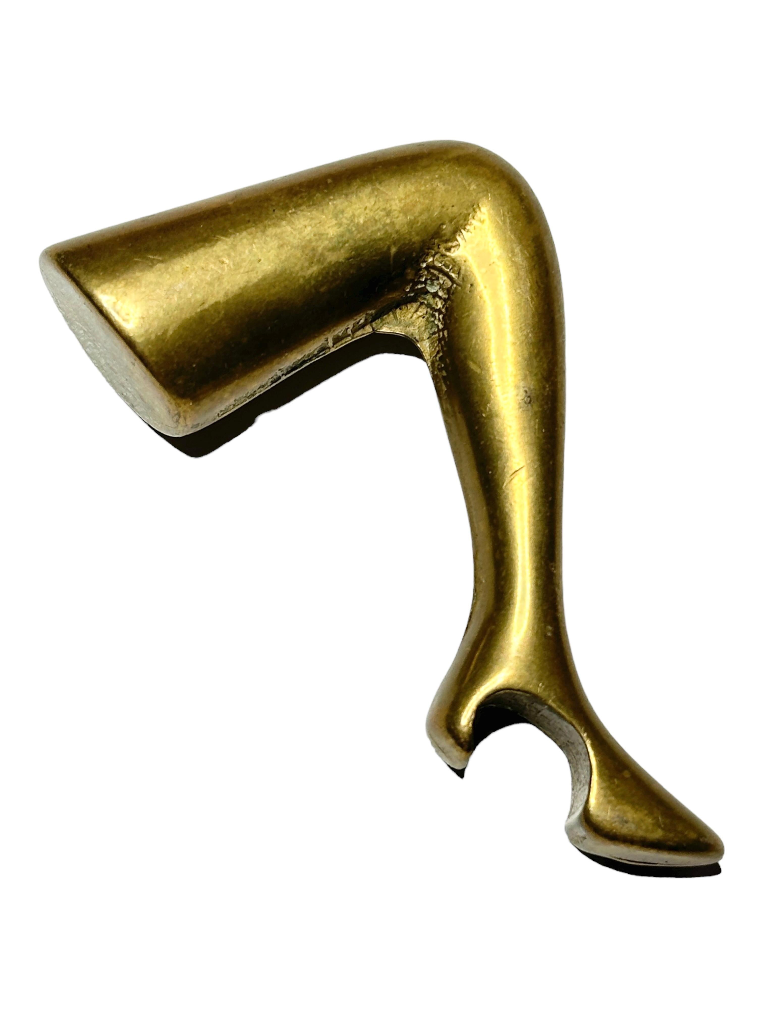Brass Lady Leg Bottle Opener Mid-Century Modern Metal Barware Austria 1960s In Good Condition For Sale In Nuernberg, DE