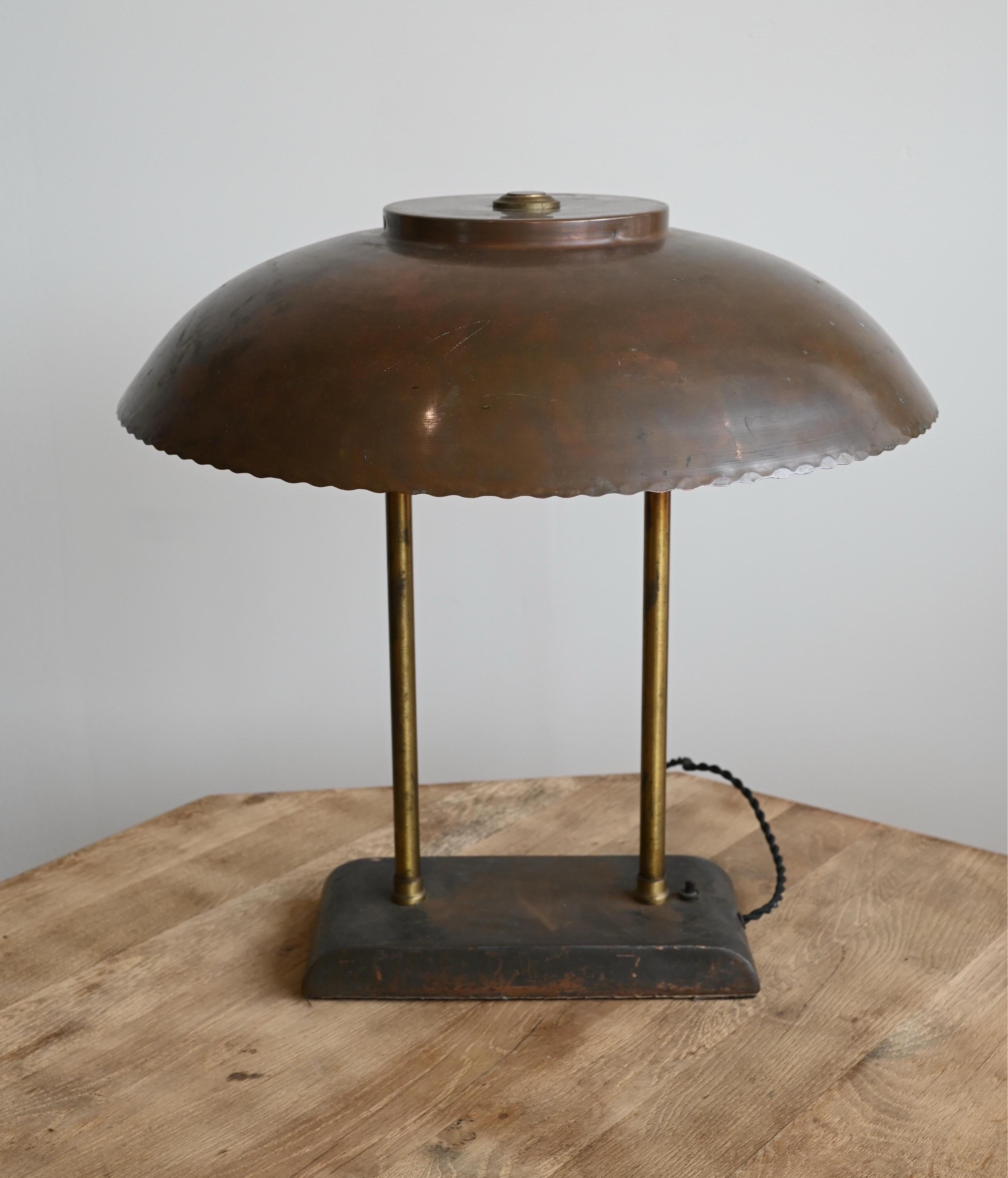 Lampe aus Messing im Zustand „Gut“ im Angebot in Hudson, NY