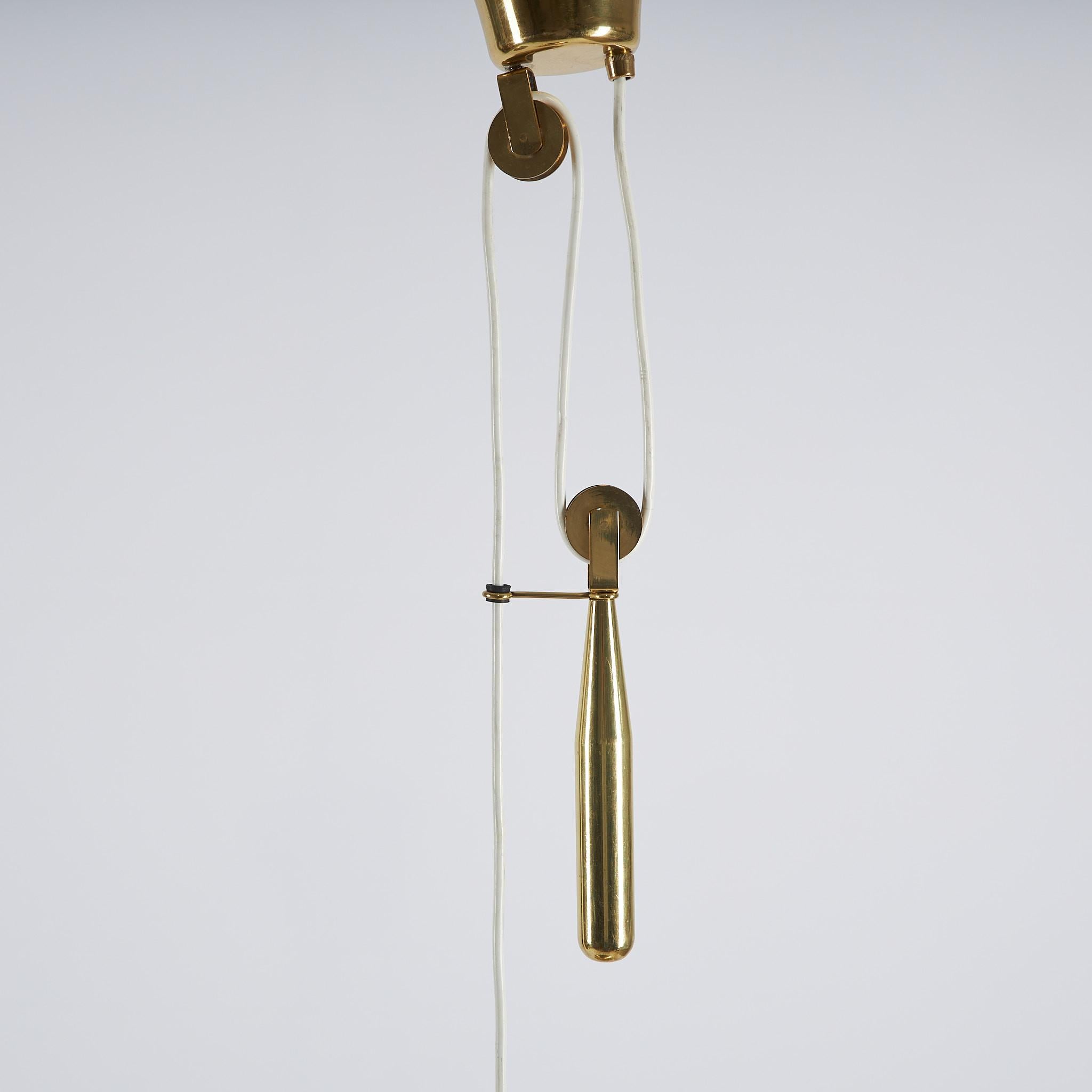 Mid-Century Modern Style Paavo Tynel  Lampe à contrepoids Modèle Er99 par Itsu Suède années 1950 en vente