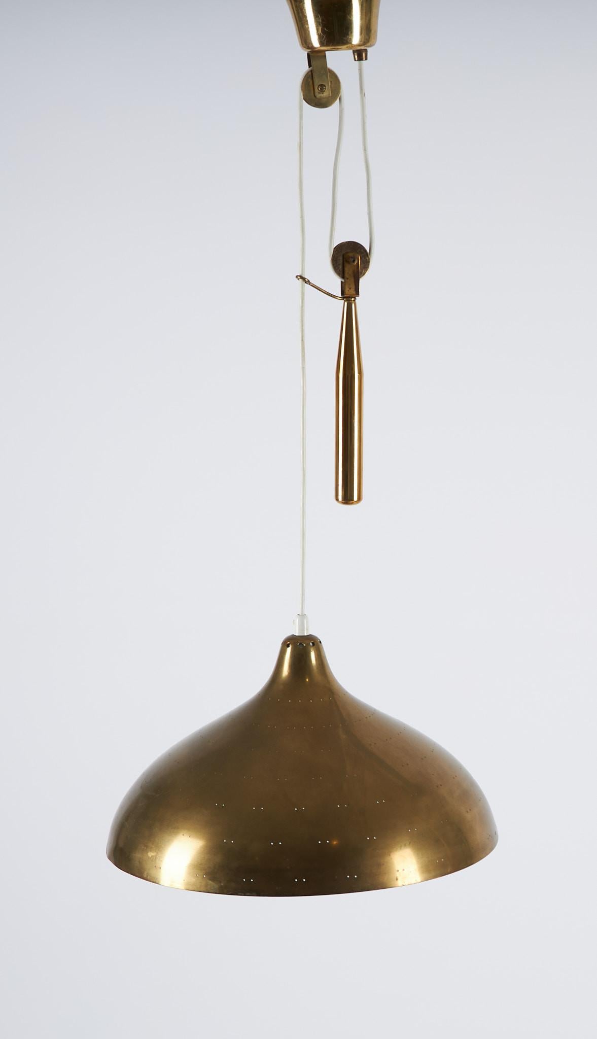 Suédois Style Paavo Tynel  Lampe à contrepoids Modèle Er99 par Itsu Suède années 1950 en vente