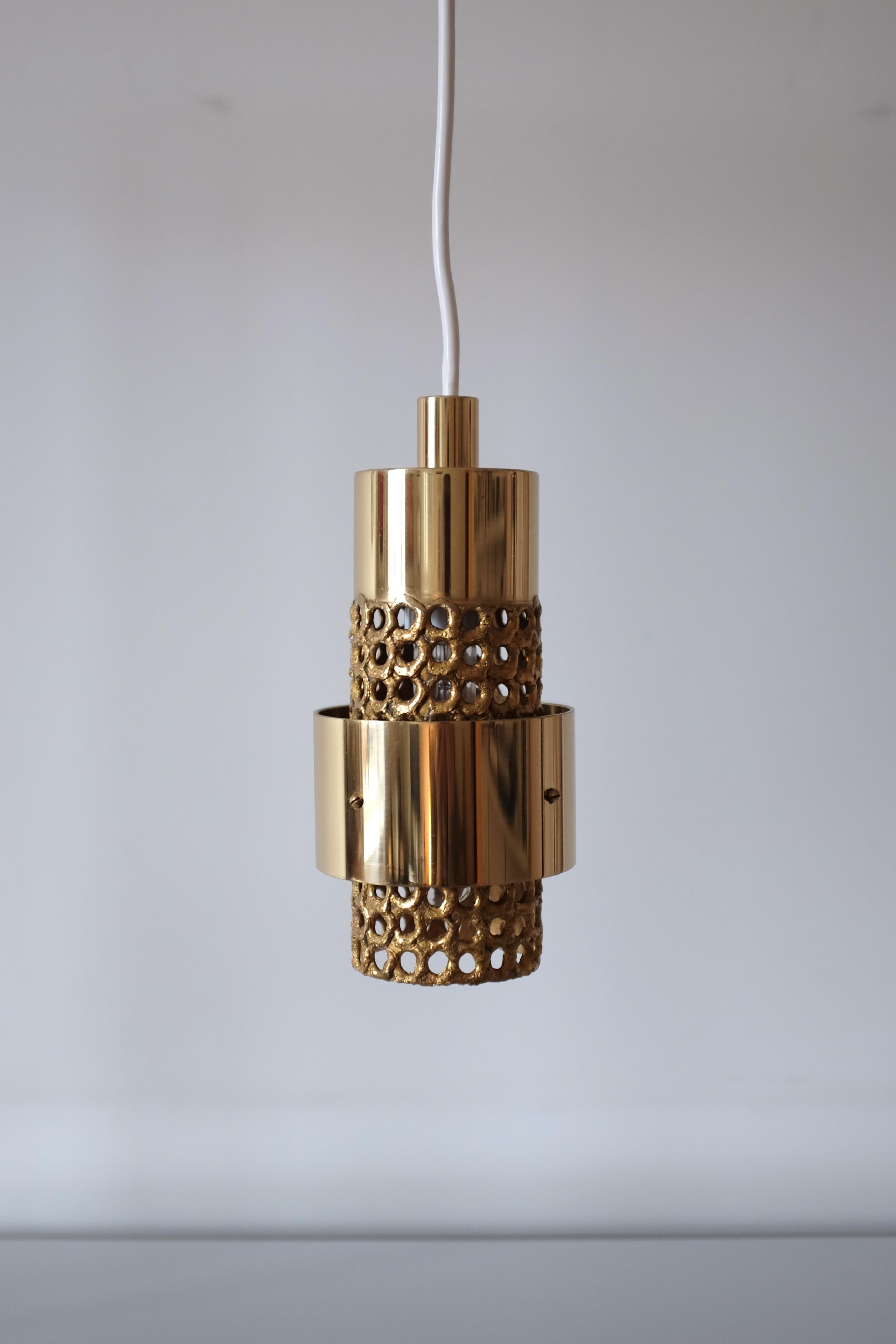 Brass Lamp Pendant Modell 131 by Pierre Forssell for Skultuna In Good Condition For Sale In Brooklyn, NY