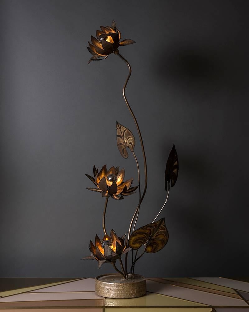Brass Lamp Sculpture Plant Shaped attributed to Maison Jansen, 1970s In Good Condition In Florence, IT