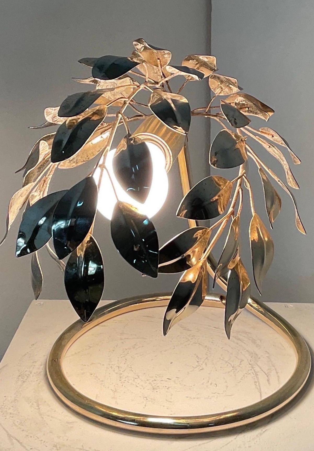 Lampe aus Messing im Stil von Tommaso Barbi im Zustand „Gut“ im Angebot in Catania, IT