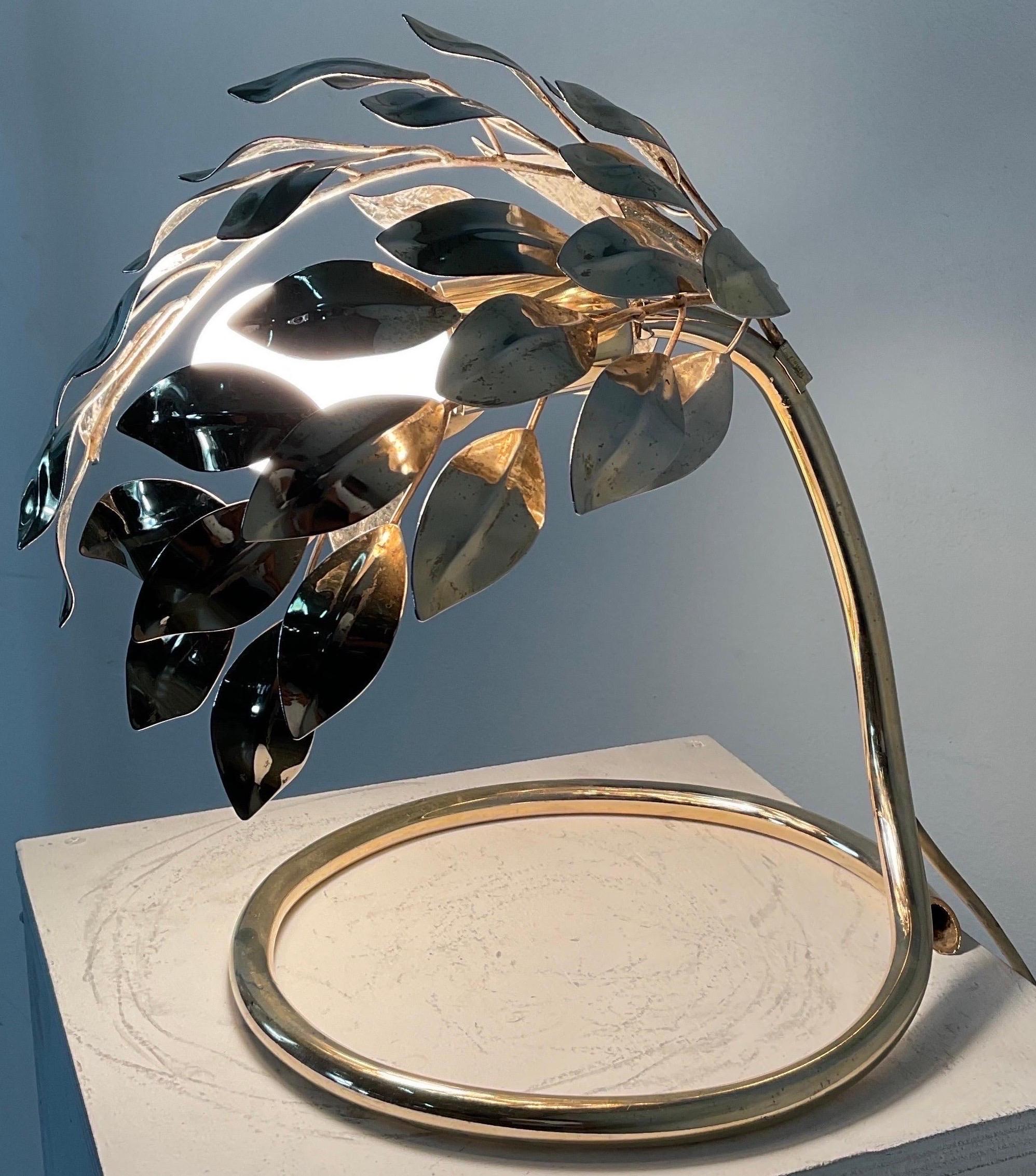 Lampe aus Messing im Stil von Tommaso Barbi im Angebot 1