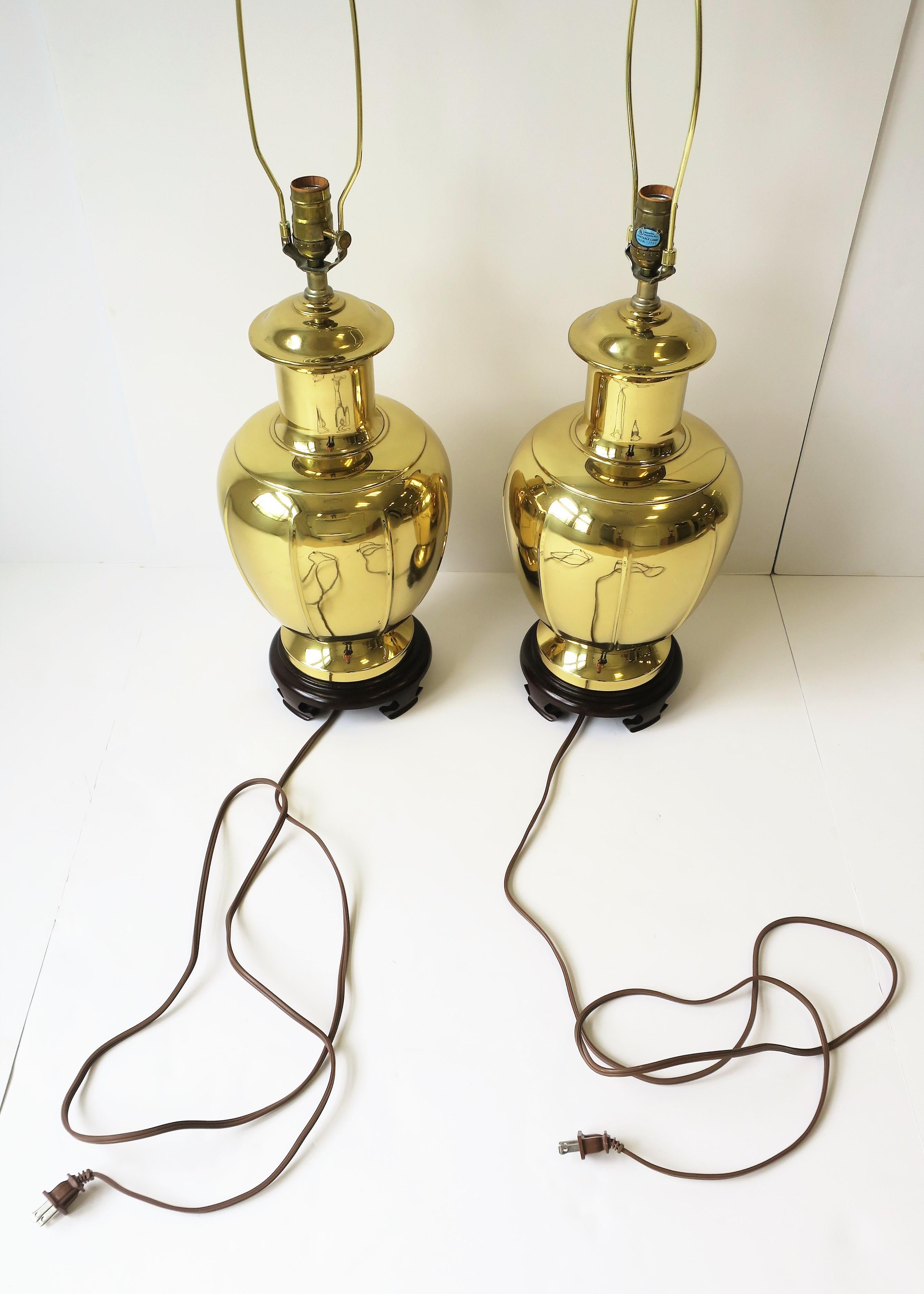 Chinoiserie Style Gold Brass Table Lamps after Designer James Mont, a Pair For Sale 6