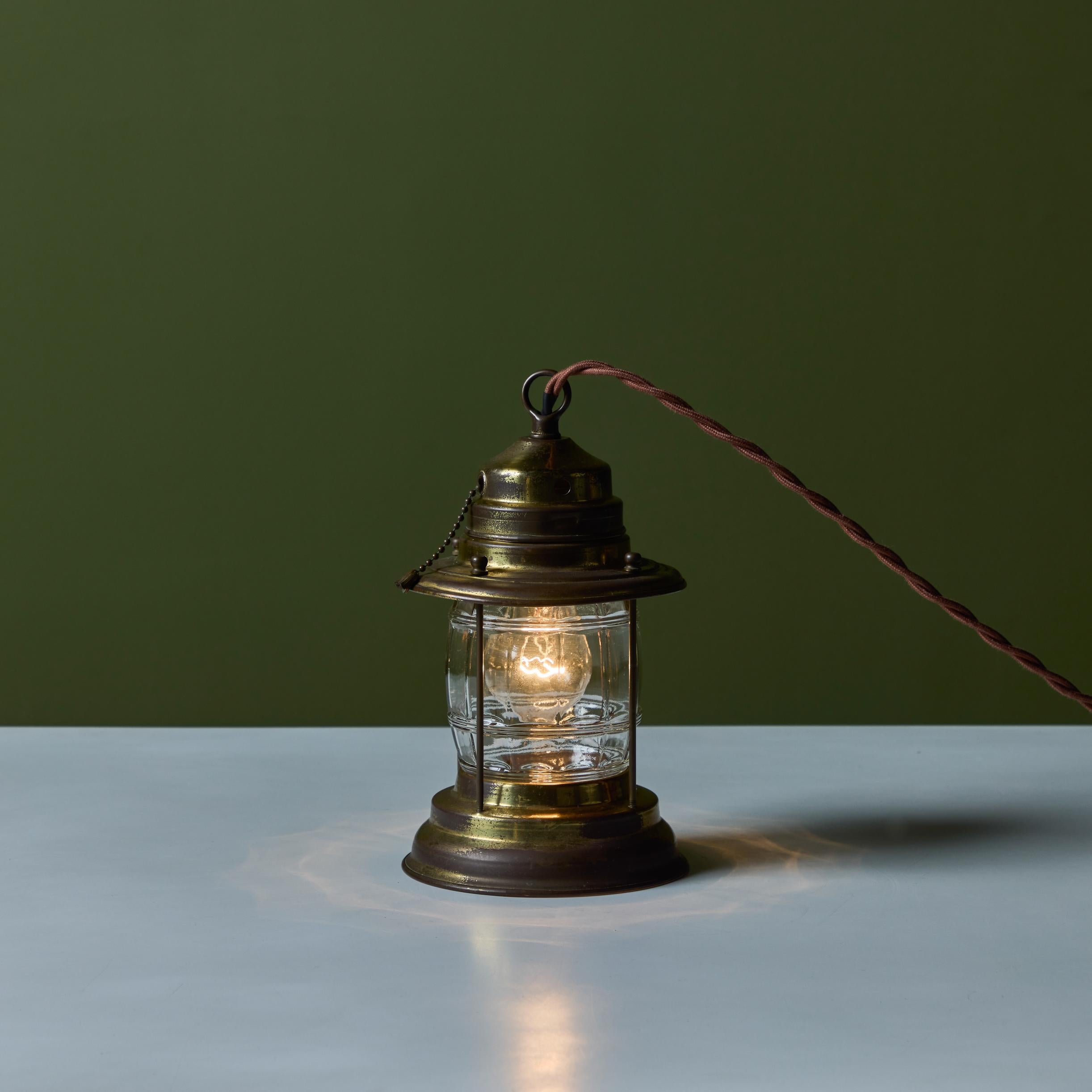 Brass Lantern Table Lamp In Good Condition For Sale In Los Angeles, CA