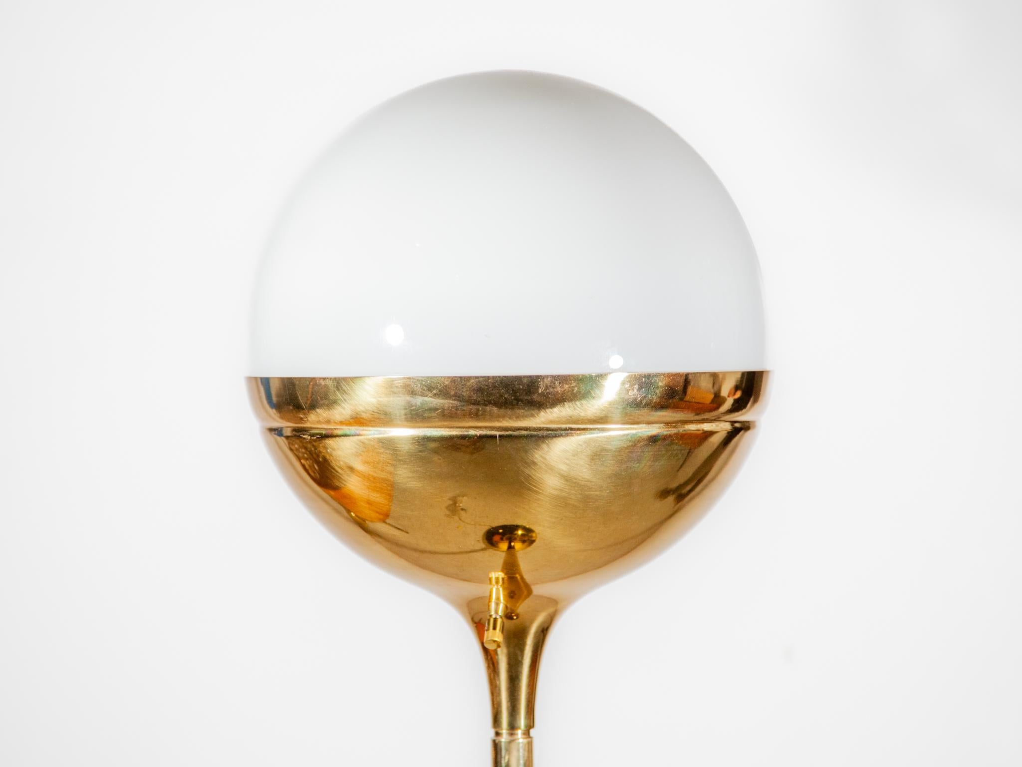 Brass Large Opal Globe Vereinigte Werkstätten Floor Lamp, 1970s Germany For Sale 1