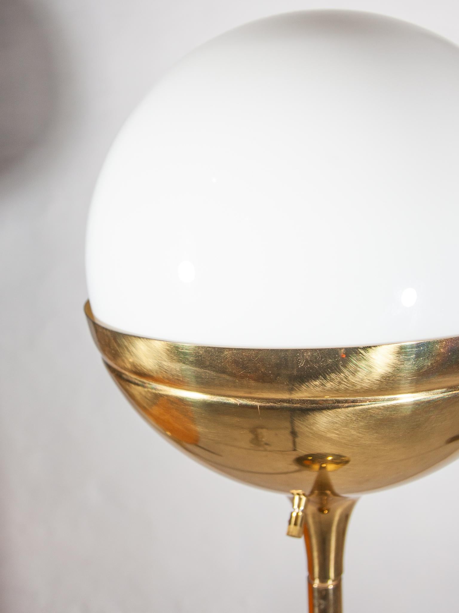 Brass Large Opal Globe Vereinigte Werkstätten Floor Lamp, 1970s Germany For Sale 4