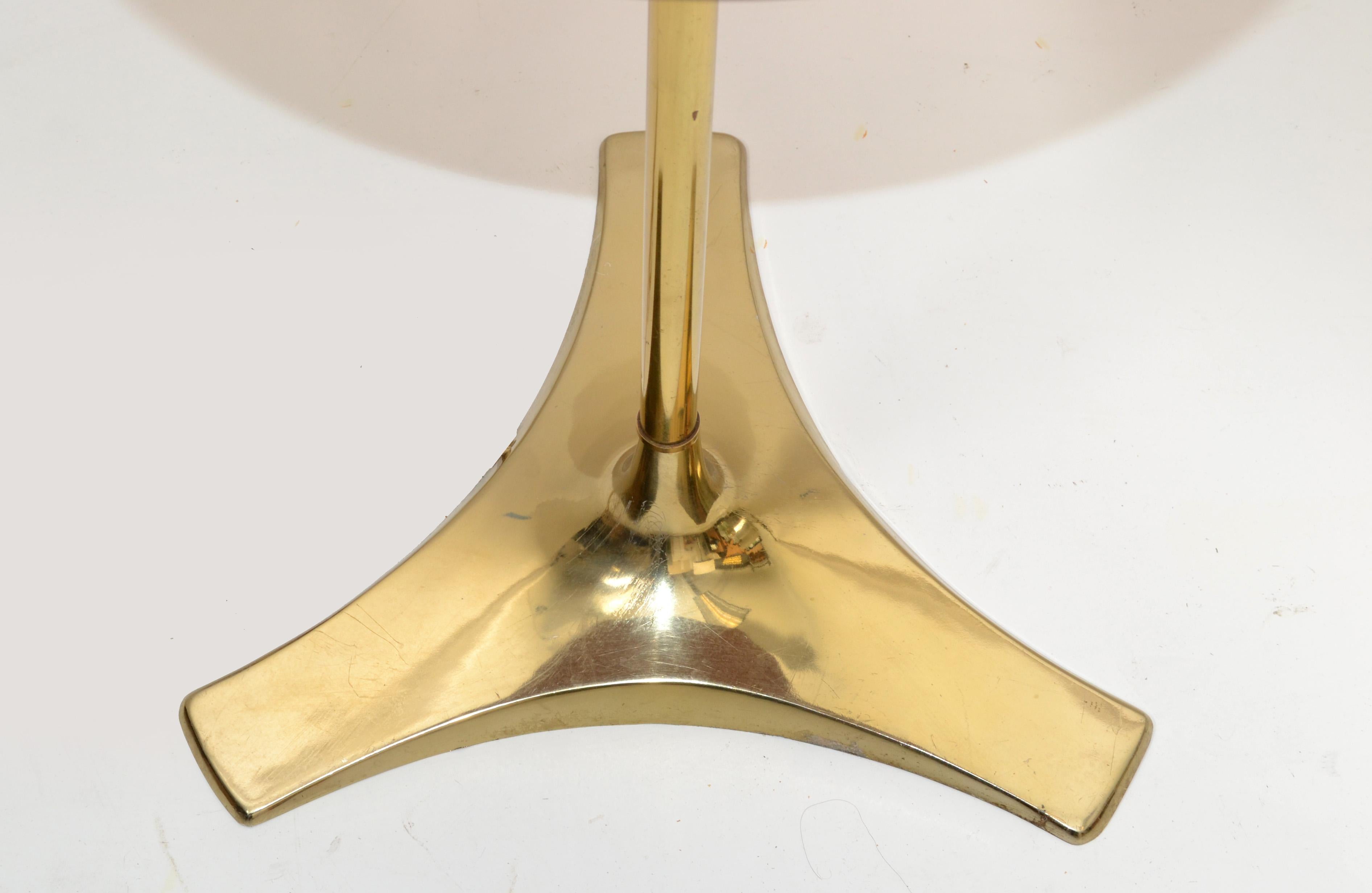 20th Century Brass Laurel Lamp Company Round Side Table Floor Lamp Mid-Century Modern America