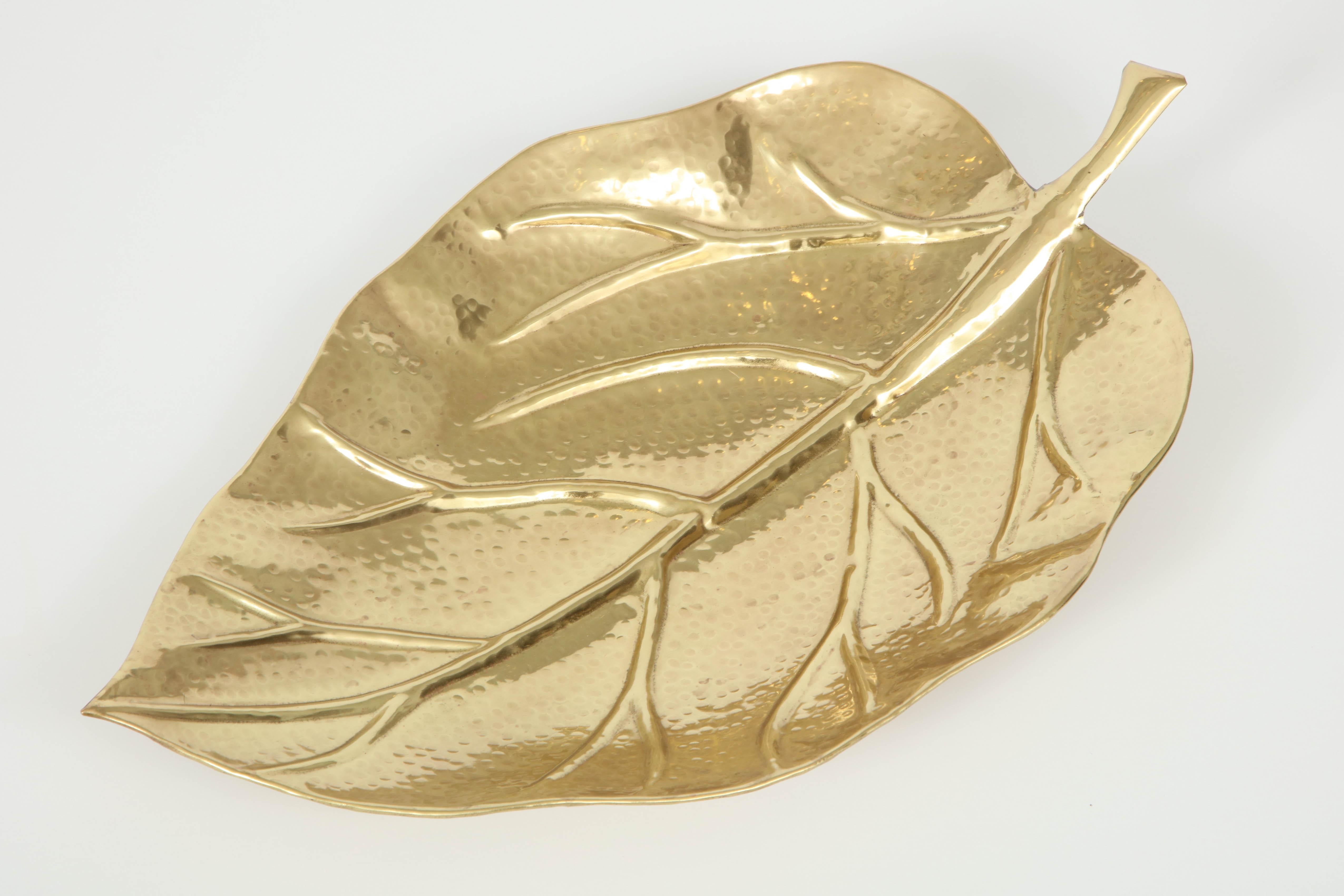 Mid-Century Modern Bowl, Leaf Shape, Midcentury Italian, Brass, circa 1950, Polished Brass