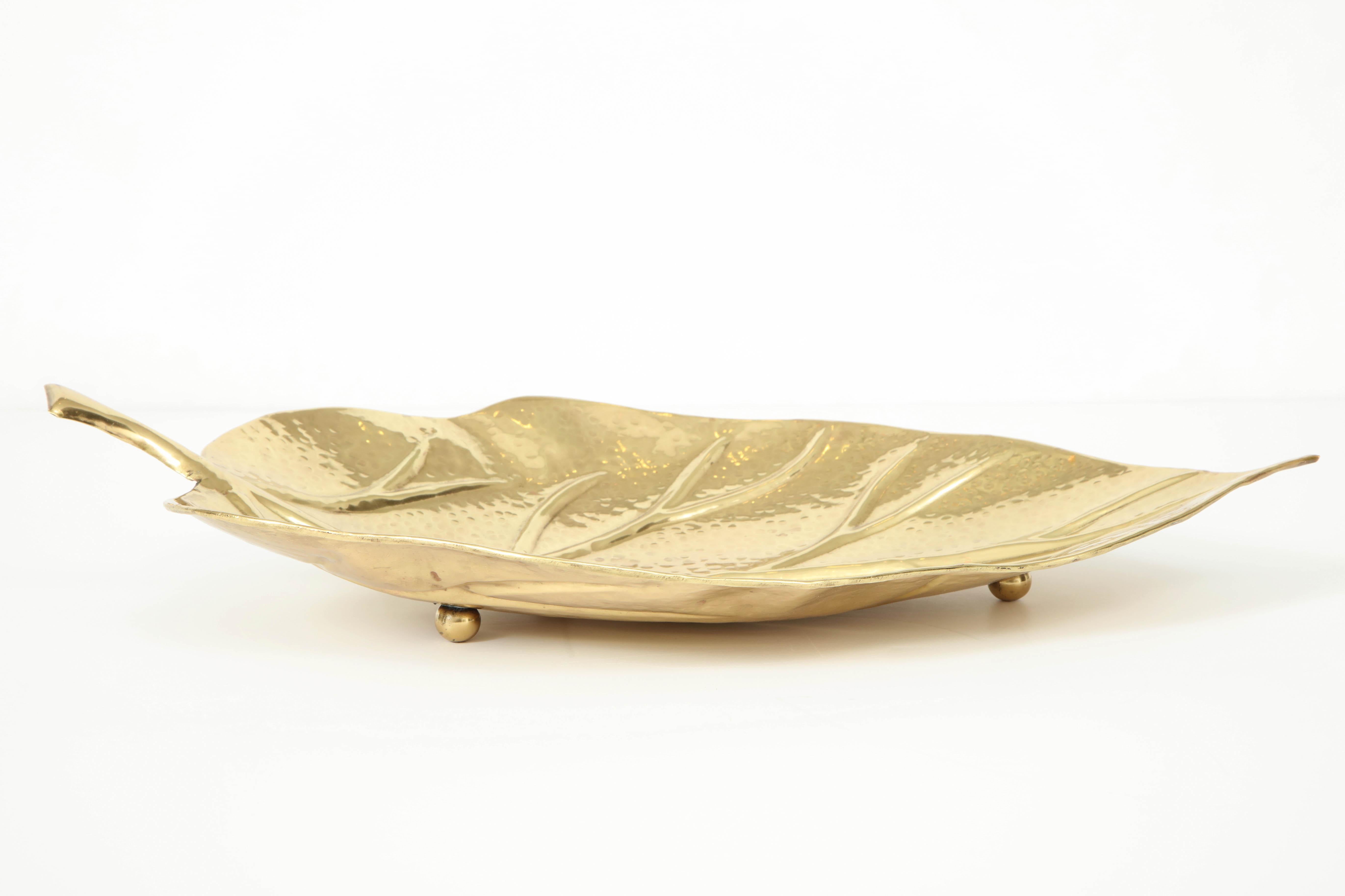 Bowl, Leaf Shape, Midcentury Italian, Brass, circa 1950, Polished Brass 3