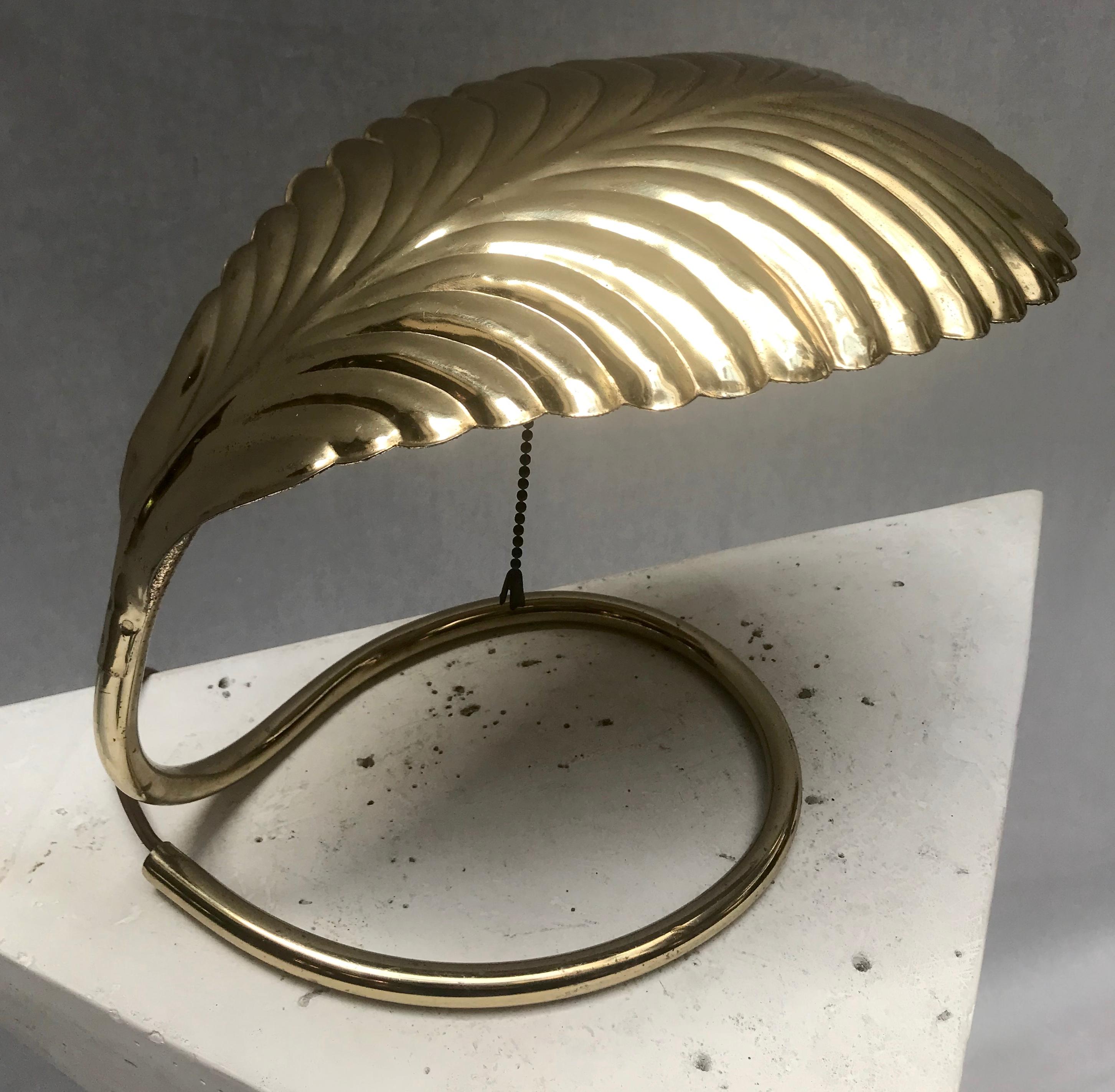 Mid-Century Modern Brass Leaf Decorative Table Lamp, Tommaso Barbi, 1960 For Sale