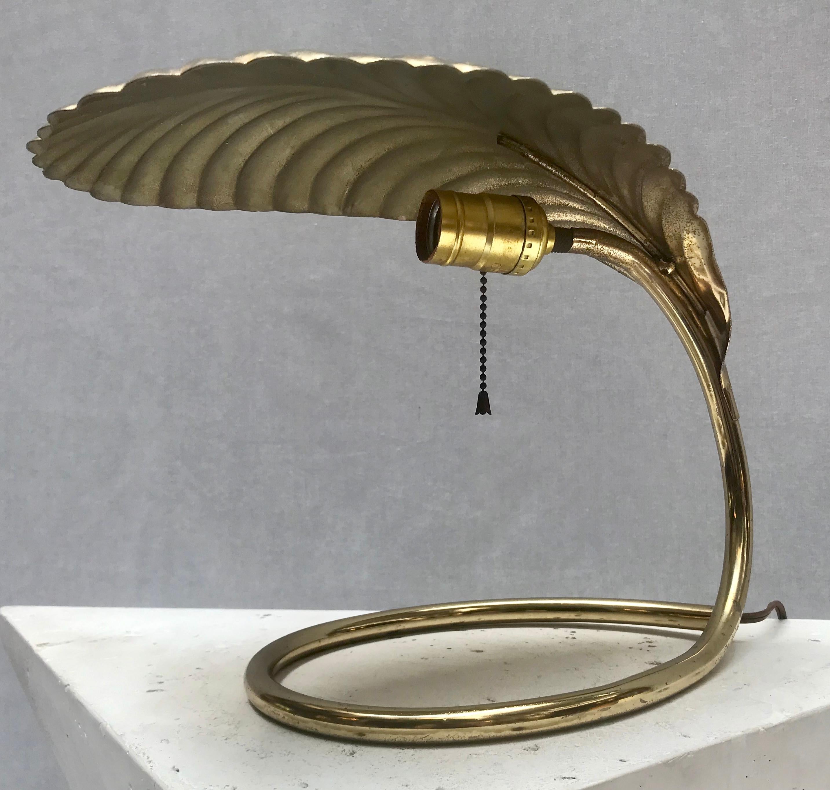Brass Leaf Decorative Table Lamp, Tommaso Barbi, 1960 In Good Condition For Sale In Saint-Ouen, FR