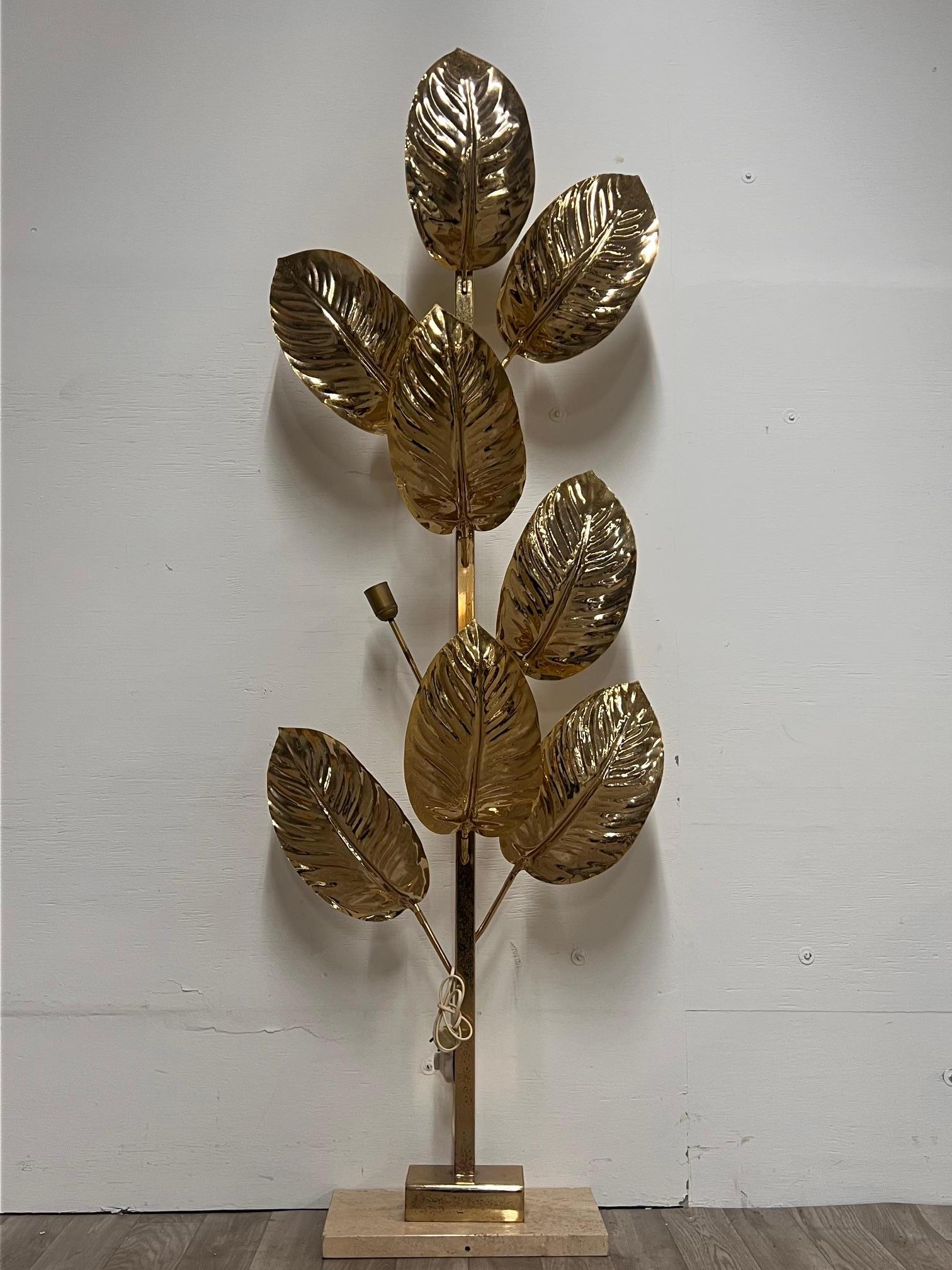 Ottone Lampada da terra a foglia d'ottone in vendita