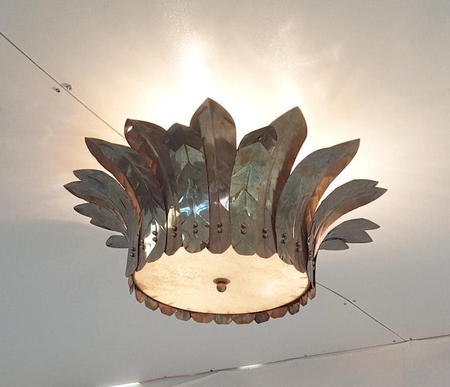 Italian semi flush mount with unlacquered bronzato brass leaves and Murano glass diffuser with granular texture / originally designed for the Goodtime Hotel Miami / Made in Italy
3 lights / E26 or E27 type / max 60W each
Diameter: 22 inches,