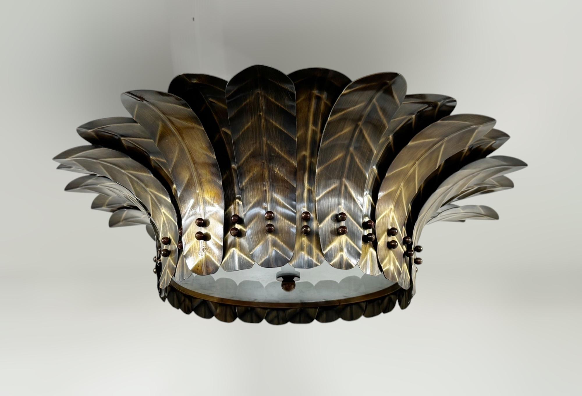 Mid-Century moderno Semifluorescente a foglia d'ottone di Fabio Ltd in vendita