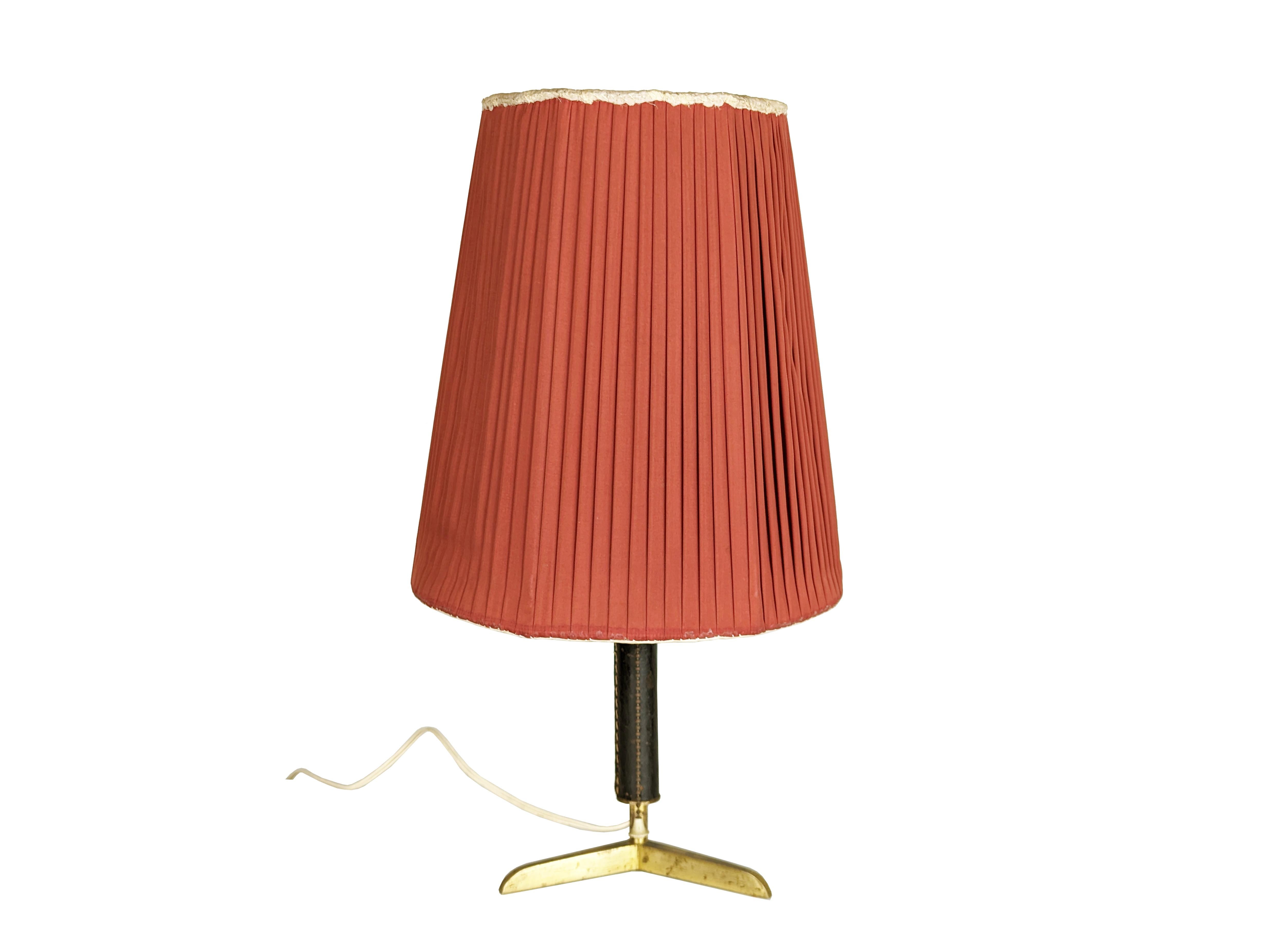 Lampe de table en laiton et cuir The Modernity Bon état - En vente à Varese, Lombardia