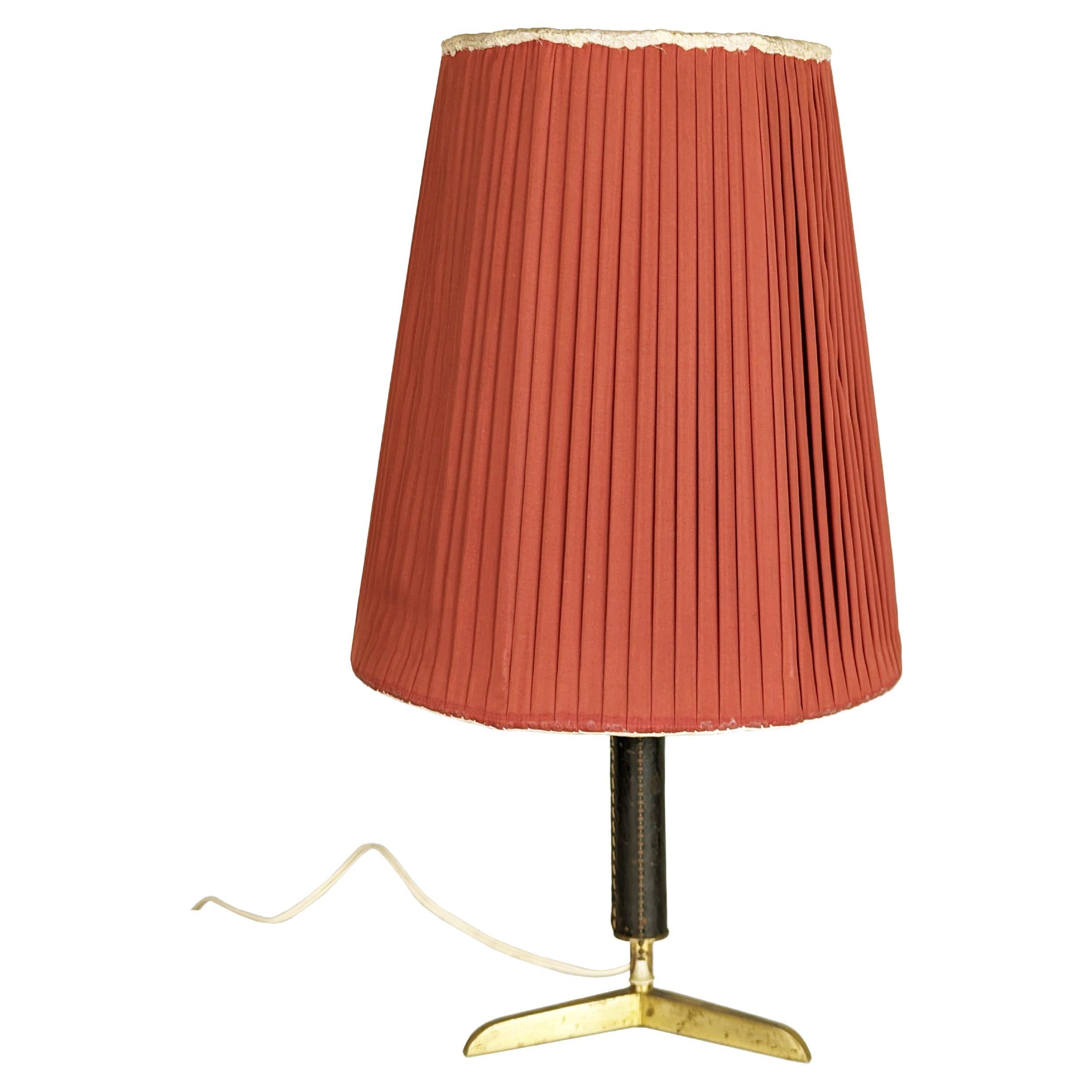 Lampe de table en laiton et cuir The Modernity