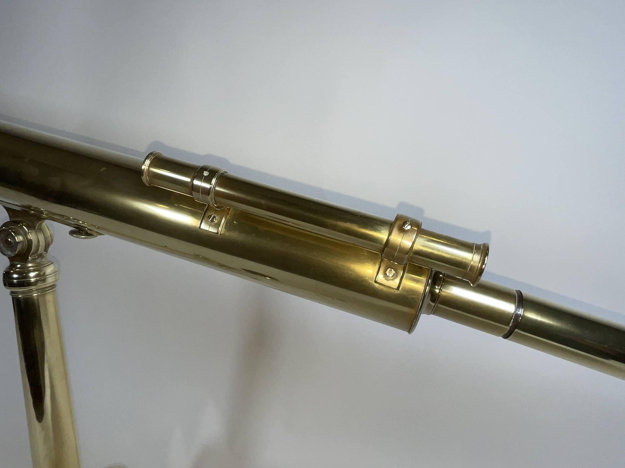 Télescope de bibliothèque en laiton par Wellington of London Circa 1800 Bon état - En vente à Norwell, MA