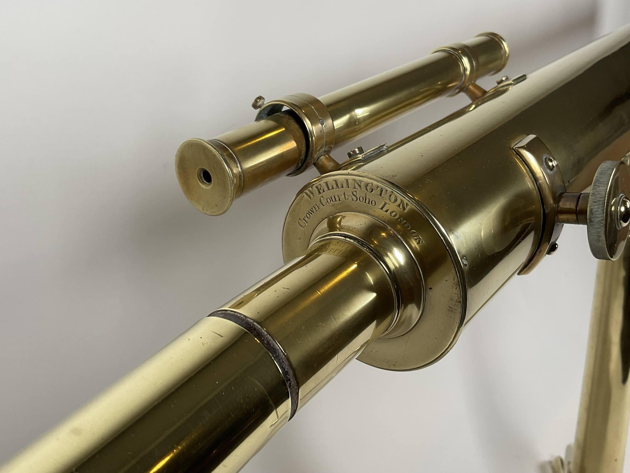 Télescope de bibliothèque en laiton par Wellington of London Circa 1800 en vente 2