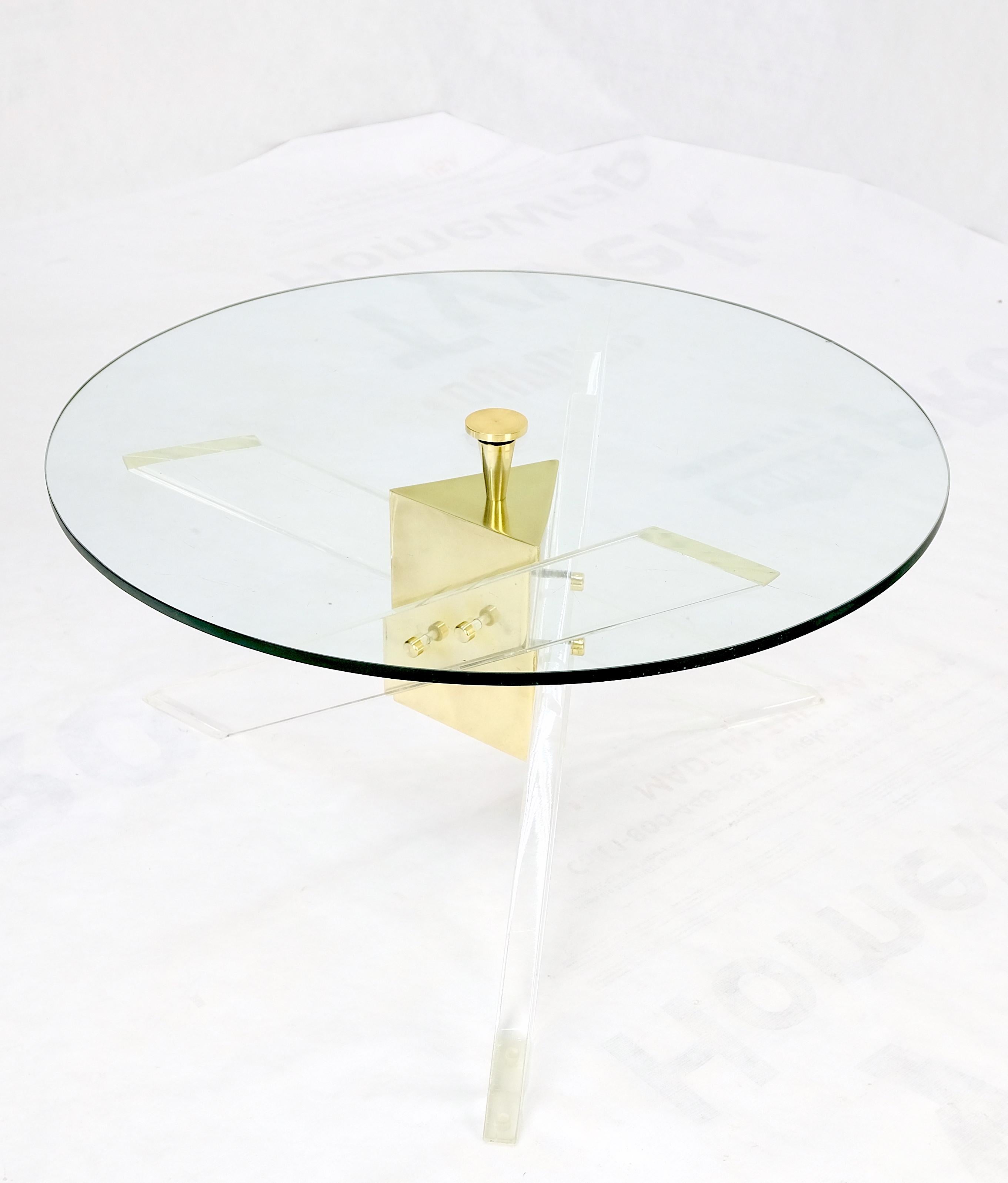 Brass & Lucite round glass top coffee occasional table clean!.